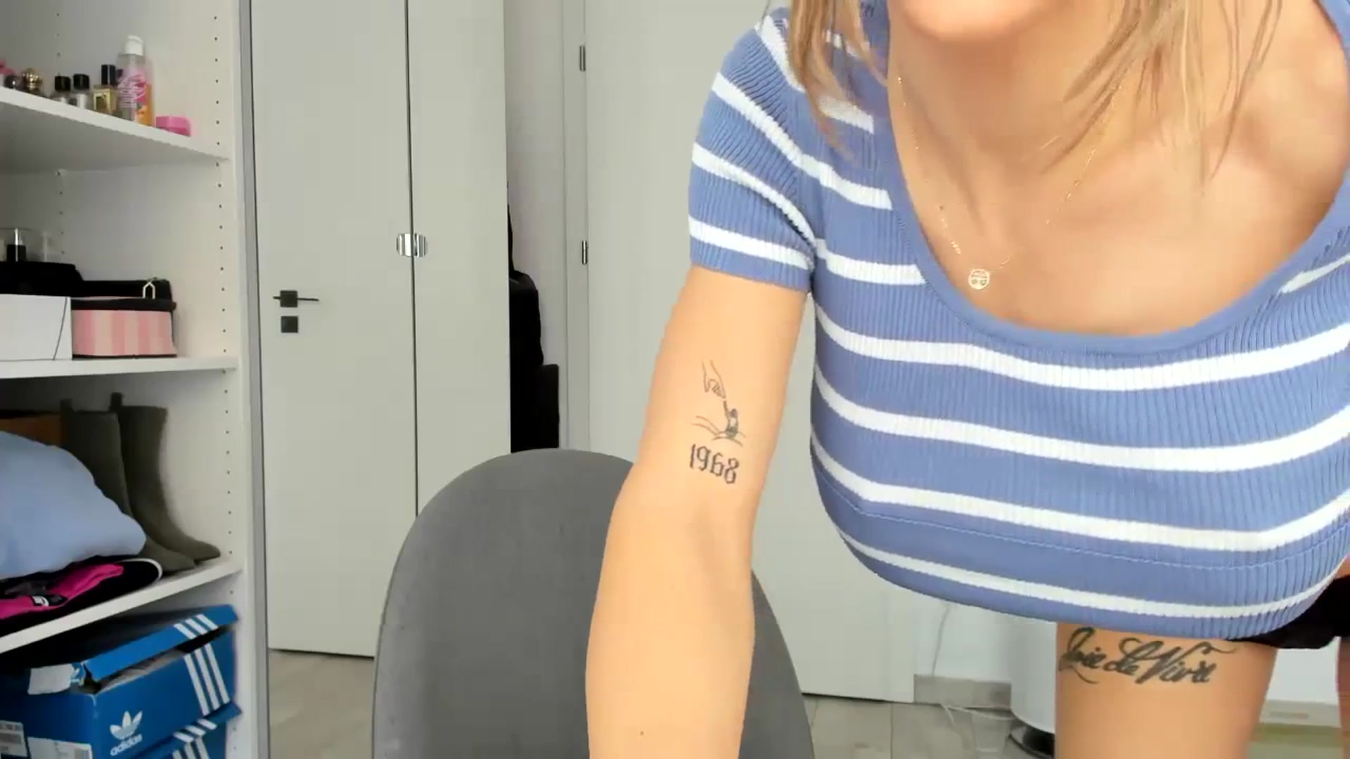 Gallery image thumbnail from Yourbabyyy96's myfreecams stream on, 02/22/2024, 13:55 image 17 of 20