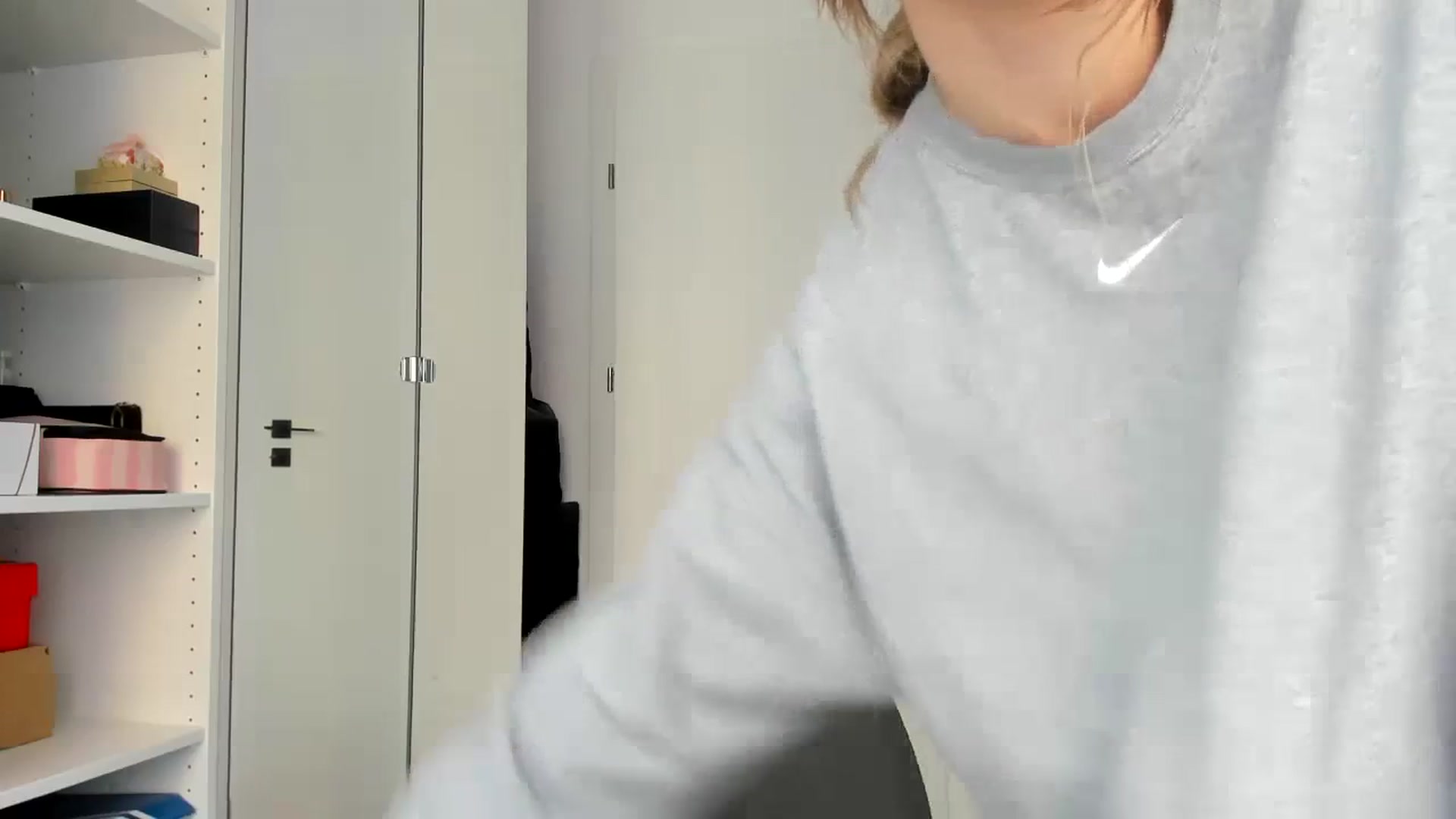 Gallery image thumbnail from Yourbabyyy96's myfreecams stream on, 02/26/2024, 14:49 image 6 of 20