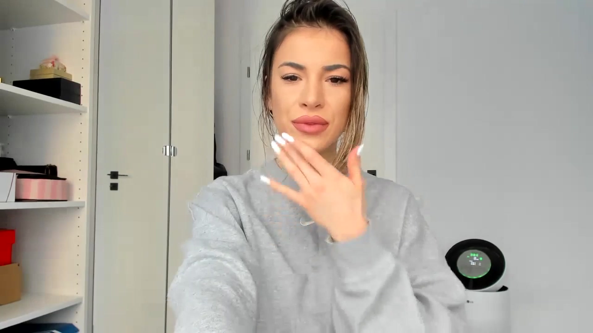 Gallery image thumbnail from Yourbabyyy96's myfreecams stream on, 02/26/2024, 14:49 image 14 of 20