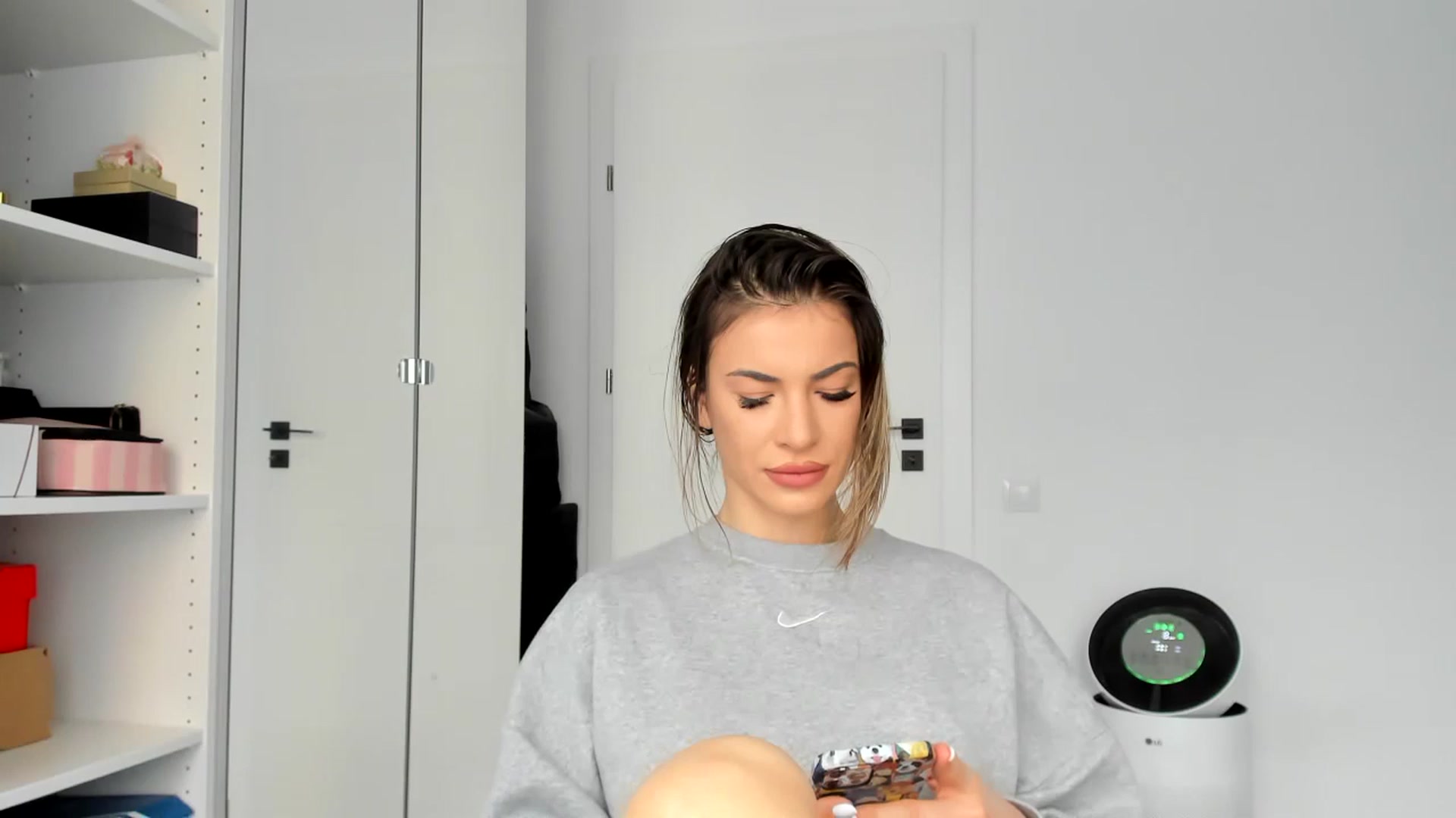 Gallery image thumbnail from Yourbabyyy96's myfreecams stream on, 02/26/2024, 14:49 image 15 of 20