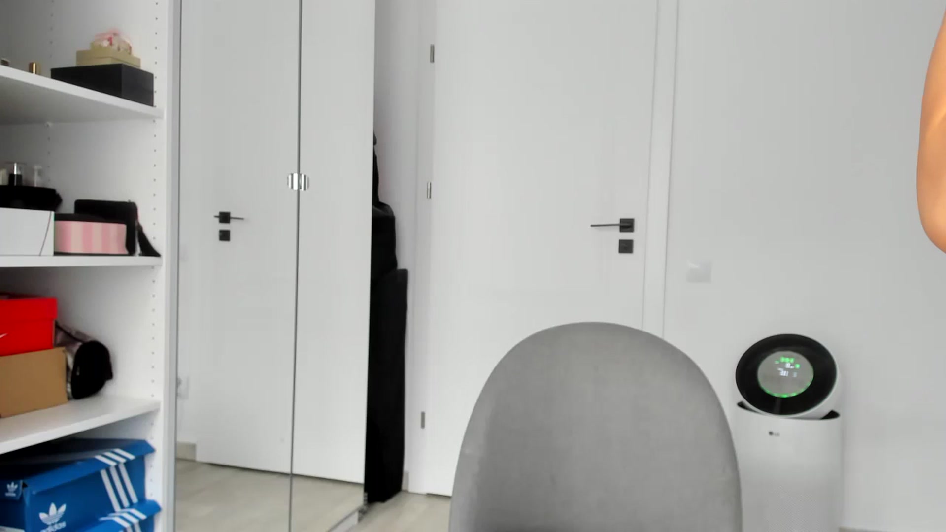 Gallery image thumbnail from Yourbabyyy96's myfreecams stream on, 03/01/2024, 09:48 image 18 of 20