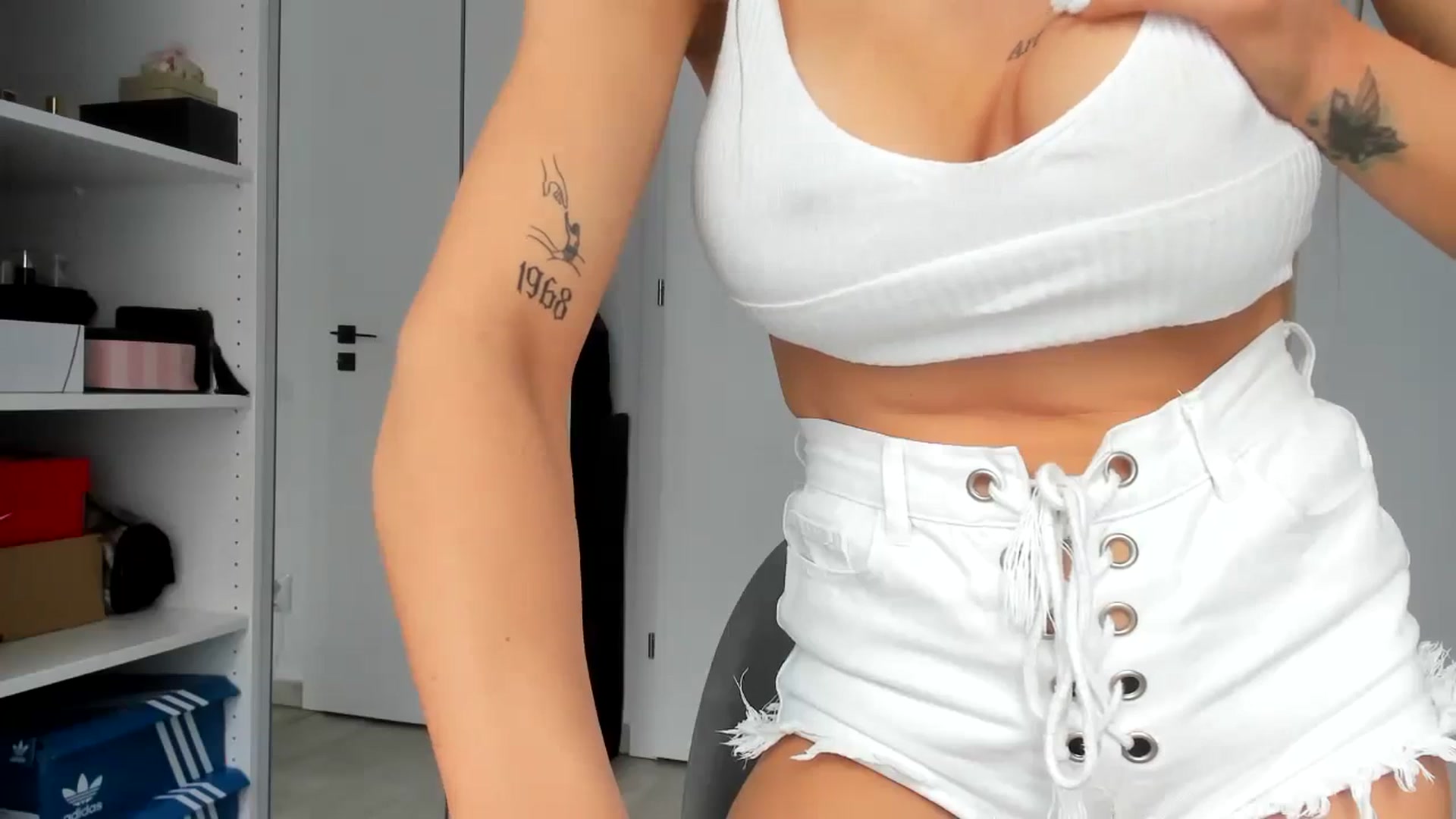 Gallery image thumbnail from Yourbabyyy96's myfreecams stream on, 03/01/2024, 09:48 image 14 of 20