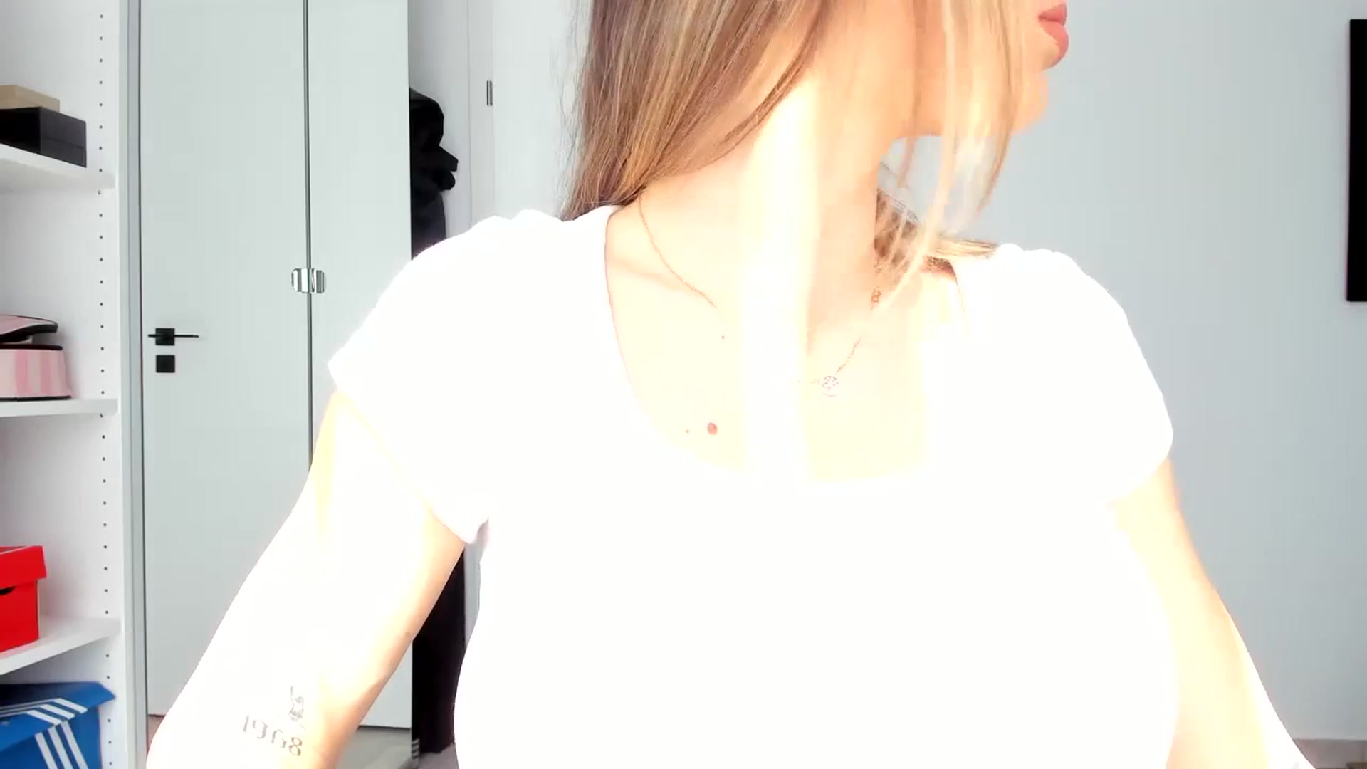 Gallery image thumbnail from Yourbabyyy96's myfreecams stream on, 03/27/2024, 09:44 image 7 of 20