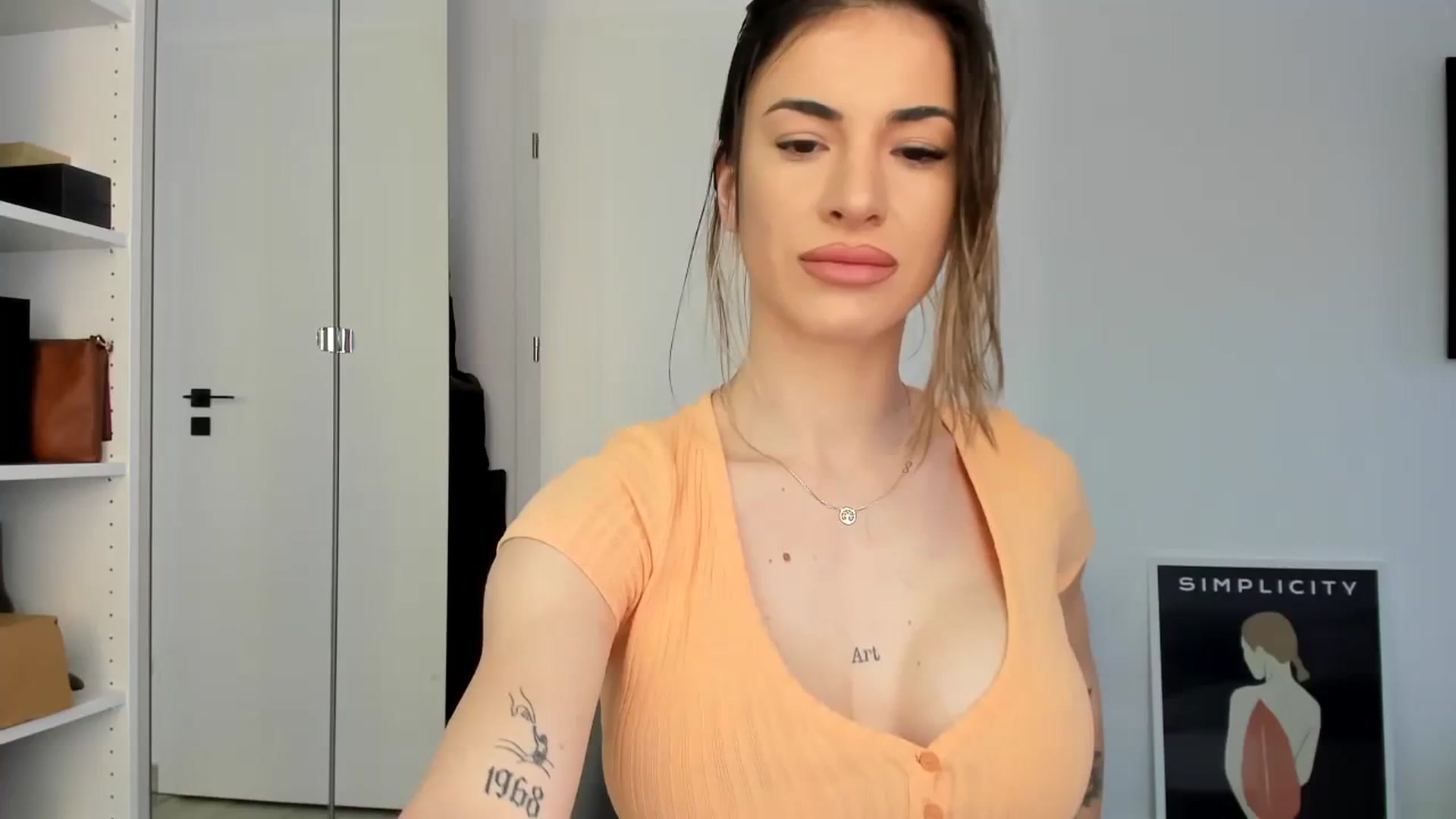 Gallery image thumbnail from Yourbabyyy96's myfreecams stream on, 04/12/2024, 14:26 image 6 of 20