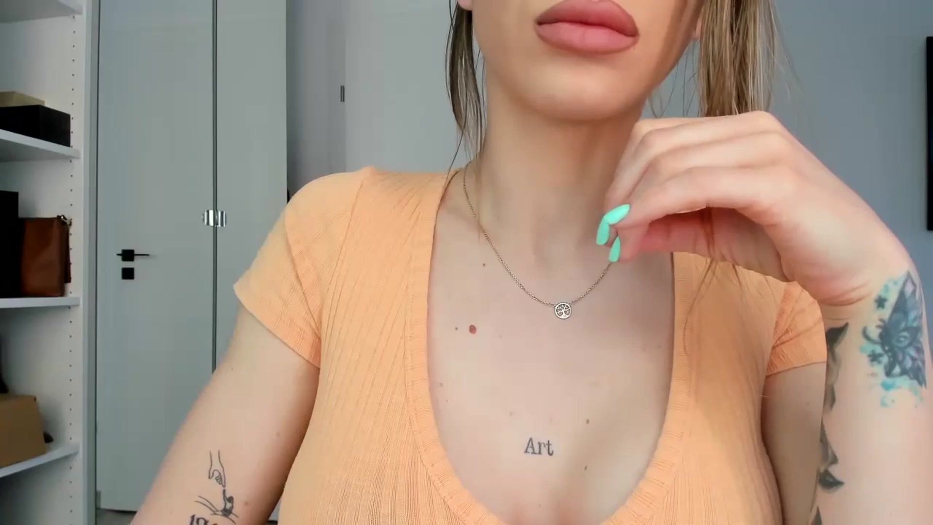 Gallery image thumbnail from Yourbabyyy96's myfreecams stream on, 04/12/2024, 14:26 image 9 of 20