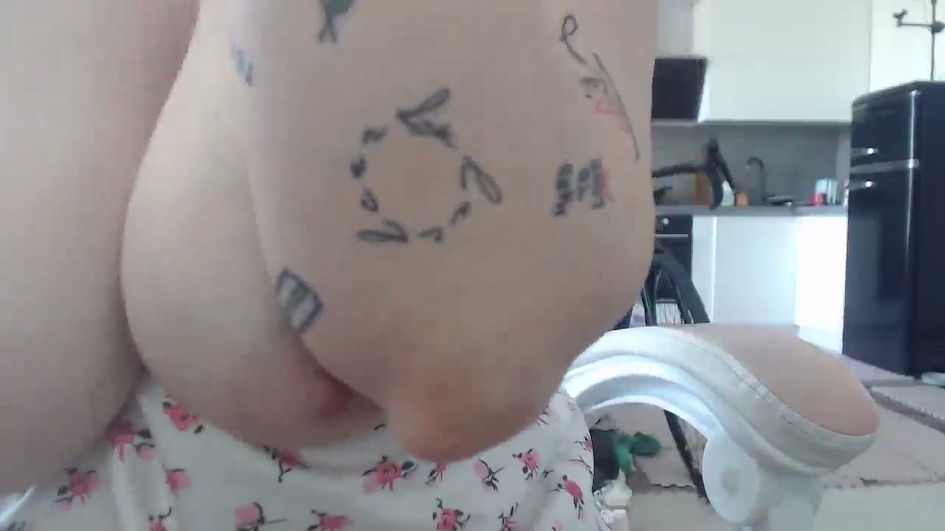Gallery image thumbnail from Yourdream25's myfreecams stream on, 05/16/2025, 08:56 image 11 of 20