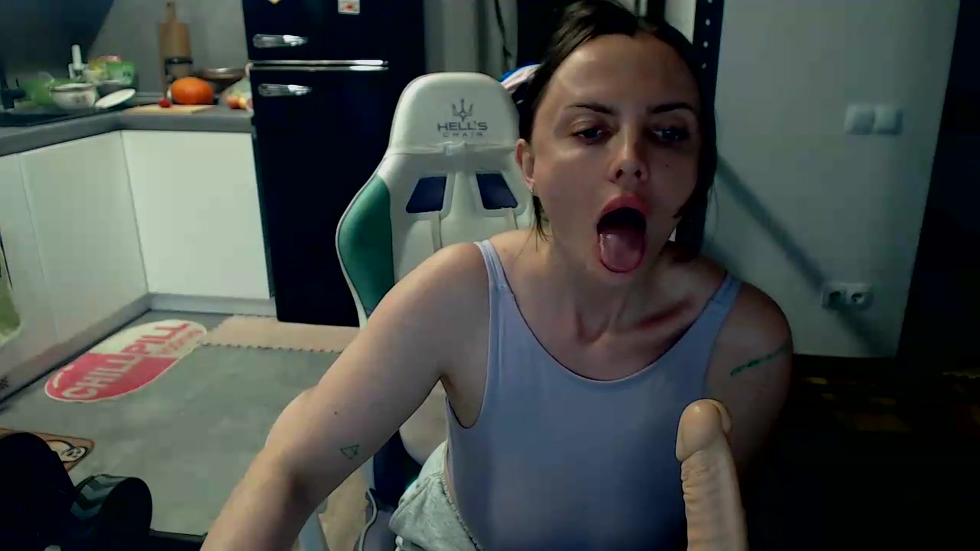 Gallery image thumbnail from Yourdream25's myfreecams stream on, 08/21/2026, 16:40 image 6 of 20