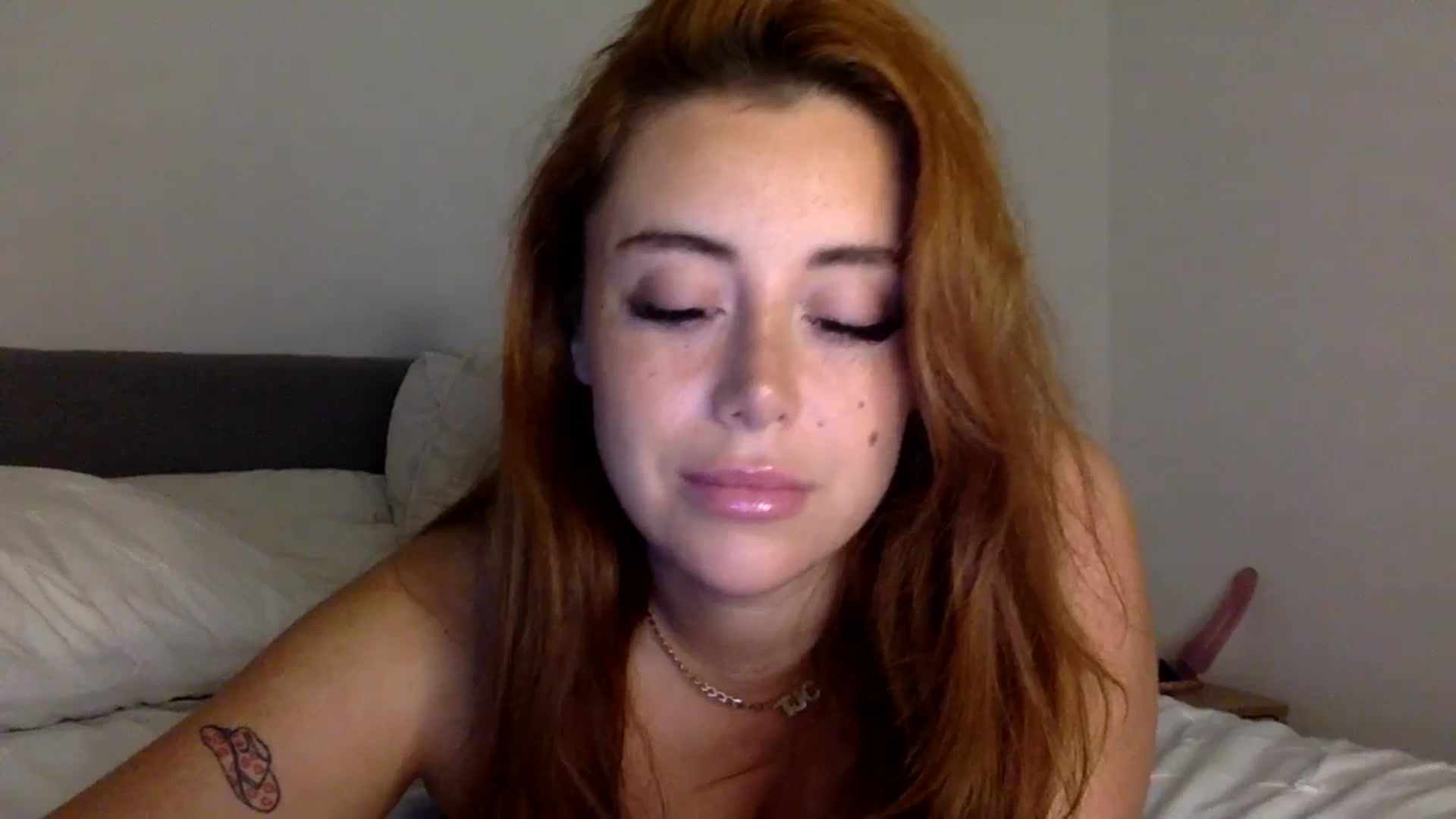 Gallery image thumbnail from Yourfavegall's myfreecams stream on, 10/26/2024, 04:30 image 20 of 20