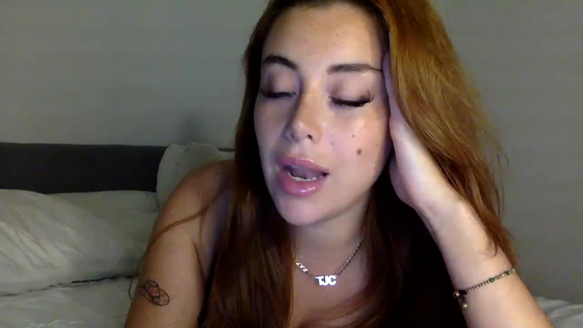 Gallery image thumbnail from Yourfavegall's myfreecams stream on, 10/26/2024, 04:30 image 1 of 20