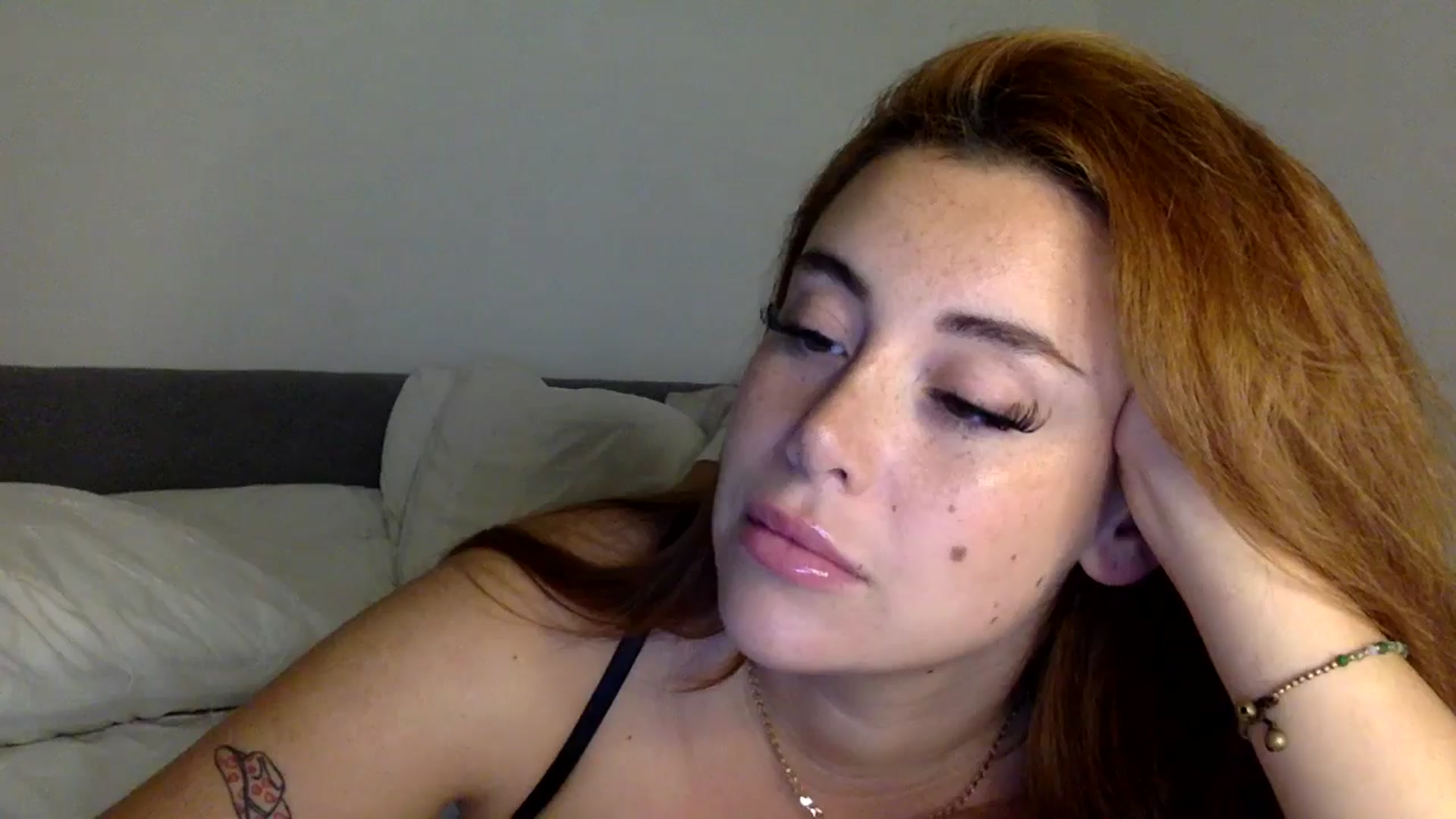 Gallery image thumbnail from Yourfavegall's myfreecams stream on, 10/26/2024, 04:30 image 7 of 20