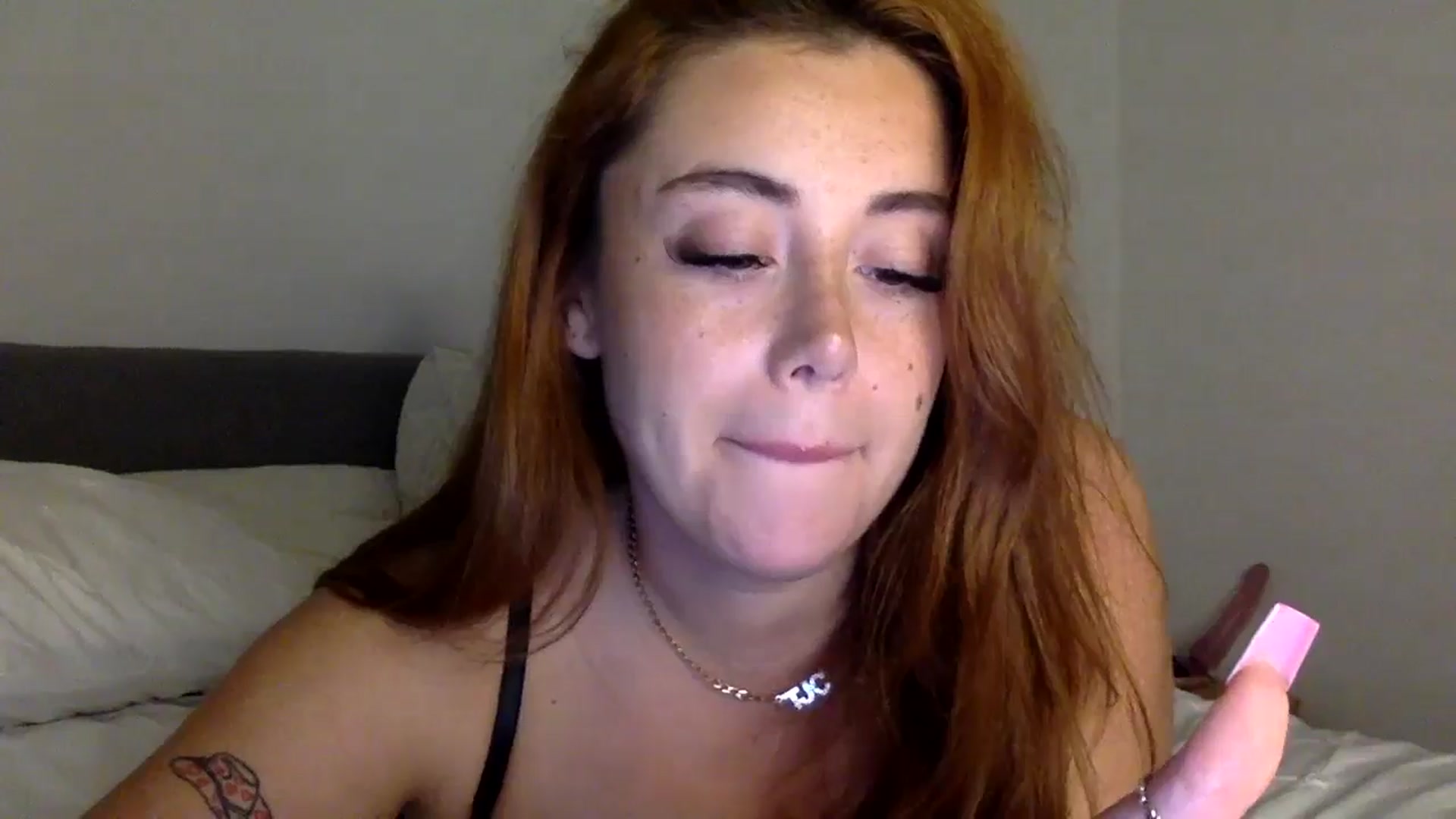 Gallery image thumbnail from Yourfavegall's myfreecams stream on, 10/26/2024, 04:30 image 9 of 20