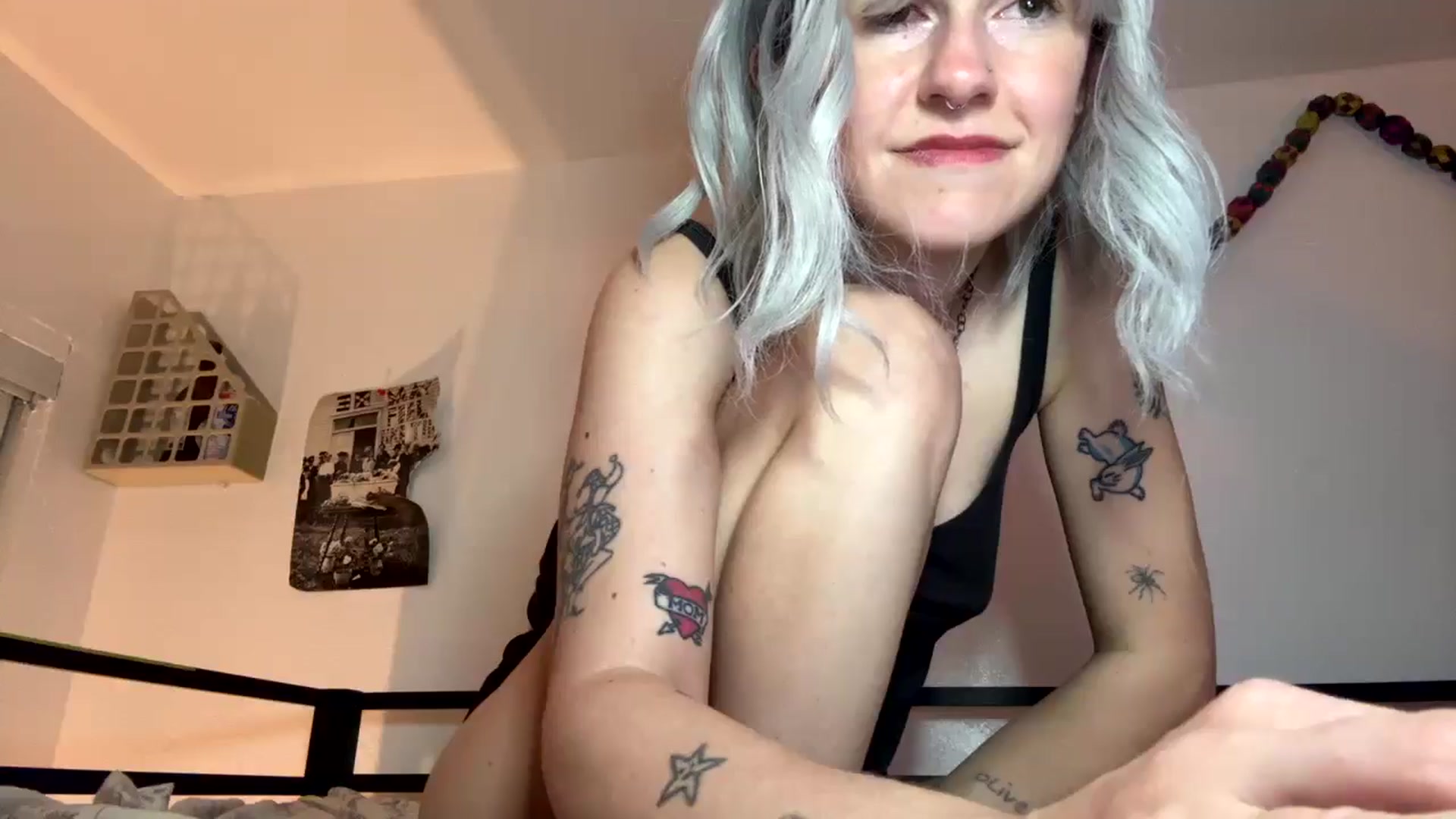 Gallery image thumbnail from Yourgirlalice's myfreecams stream on, 12/16/2025, 13:20 image 15 of 20