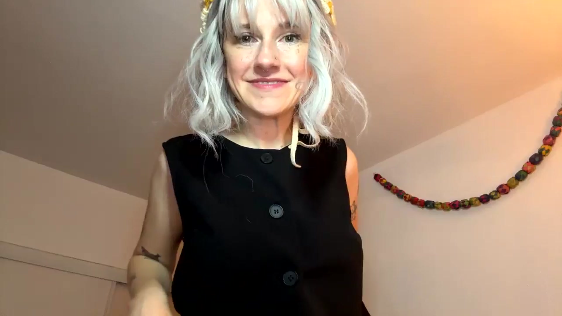 Gallery image thumbnail from Yourgirlalice's myfreecams stream on, 12/18/2025, 19:29 image 8 of 20