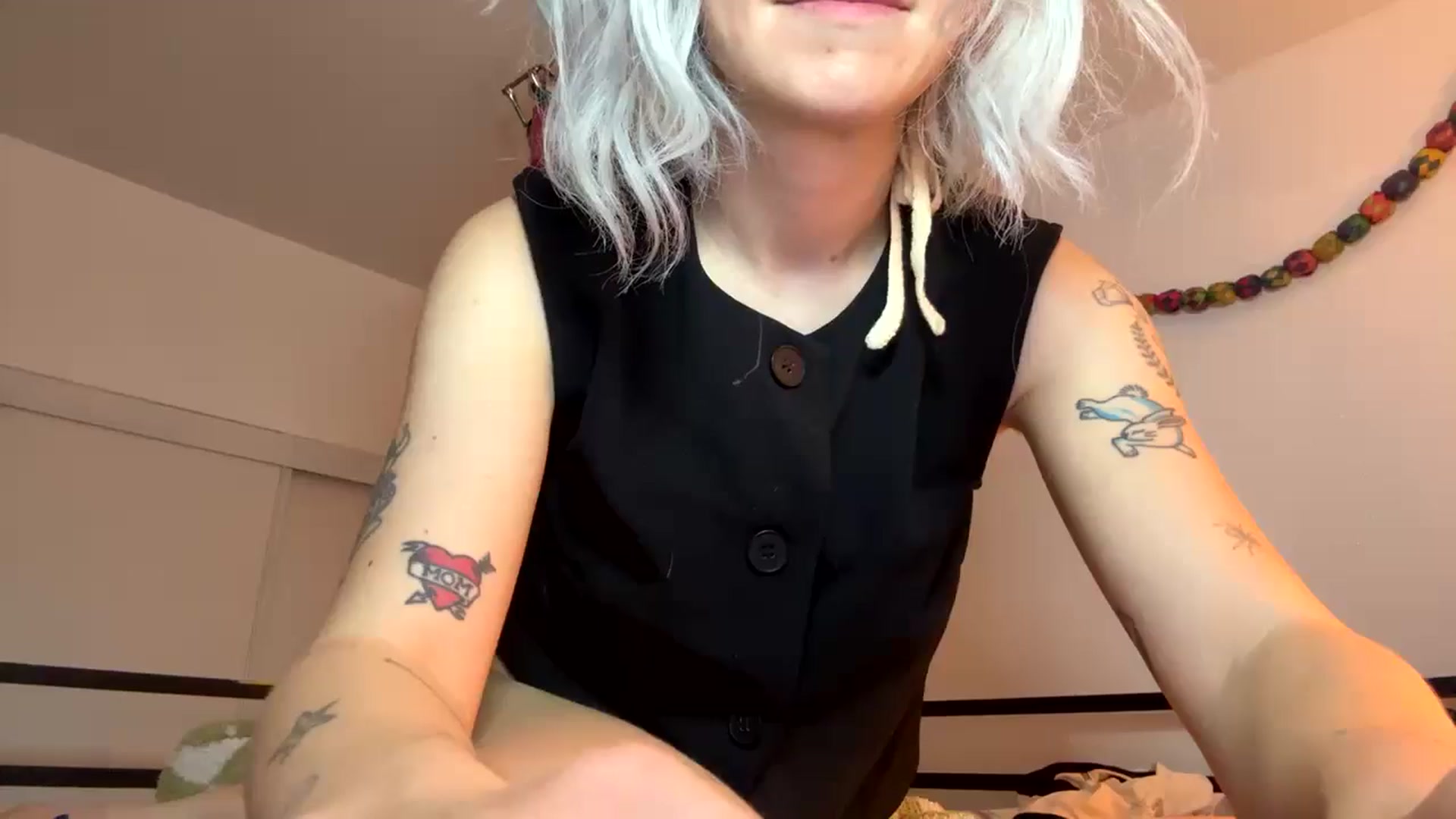 Gallery image thumbnail from Yourgirlalice's myfreecams stream on, 12/18/2025, 19:29 image 20 of 20
