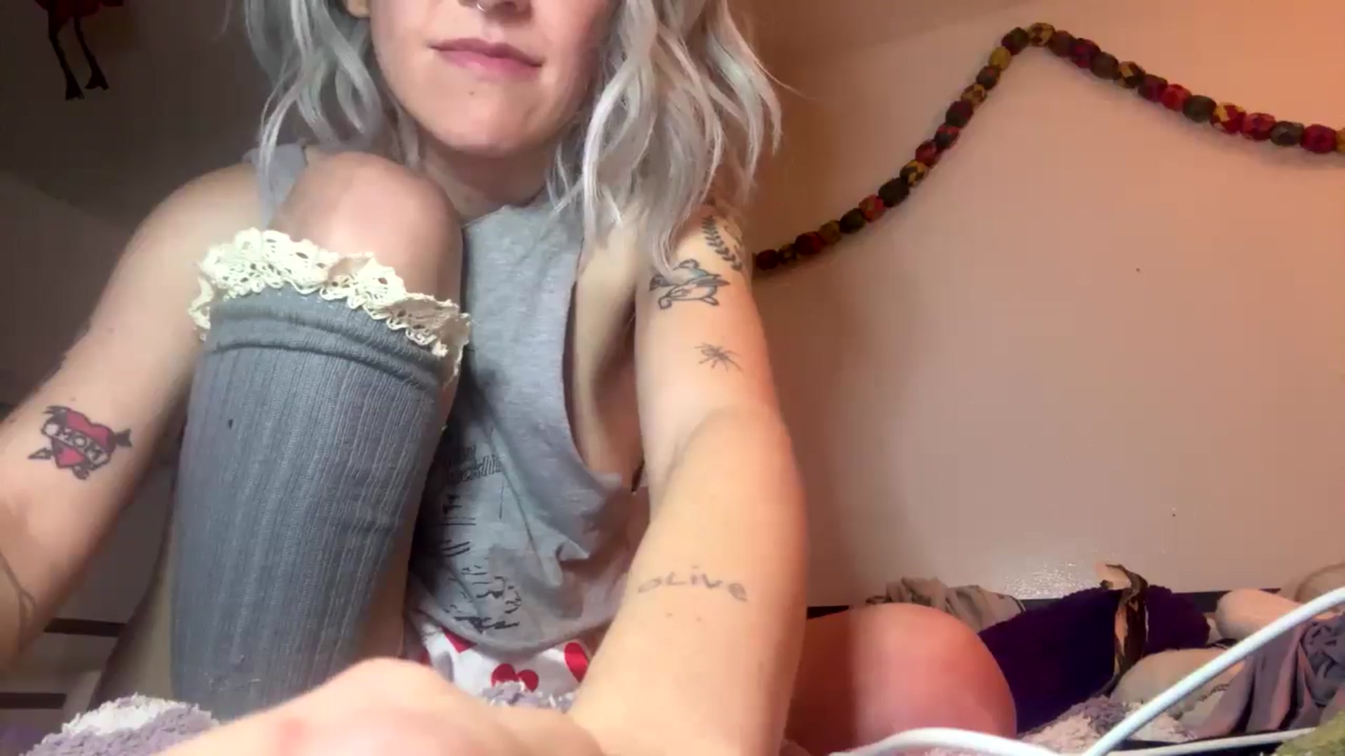Gallery image thumbnail from Yourgirlalice's myfreecams stream on, 01/25/2026, 12:31 image 17 of 20