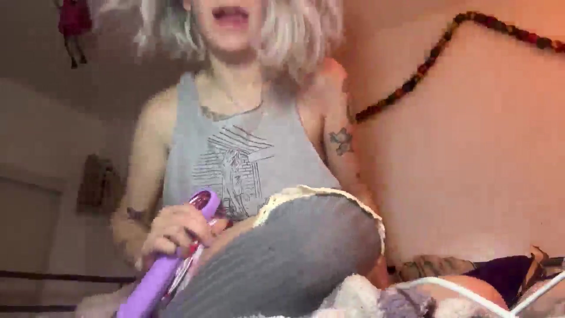 Gallery image thumbnail from Yourgirlalice's myfreecams stream on, 01/25/2026, 12:31 image 8 of 20