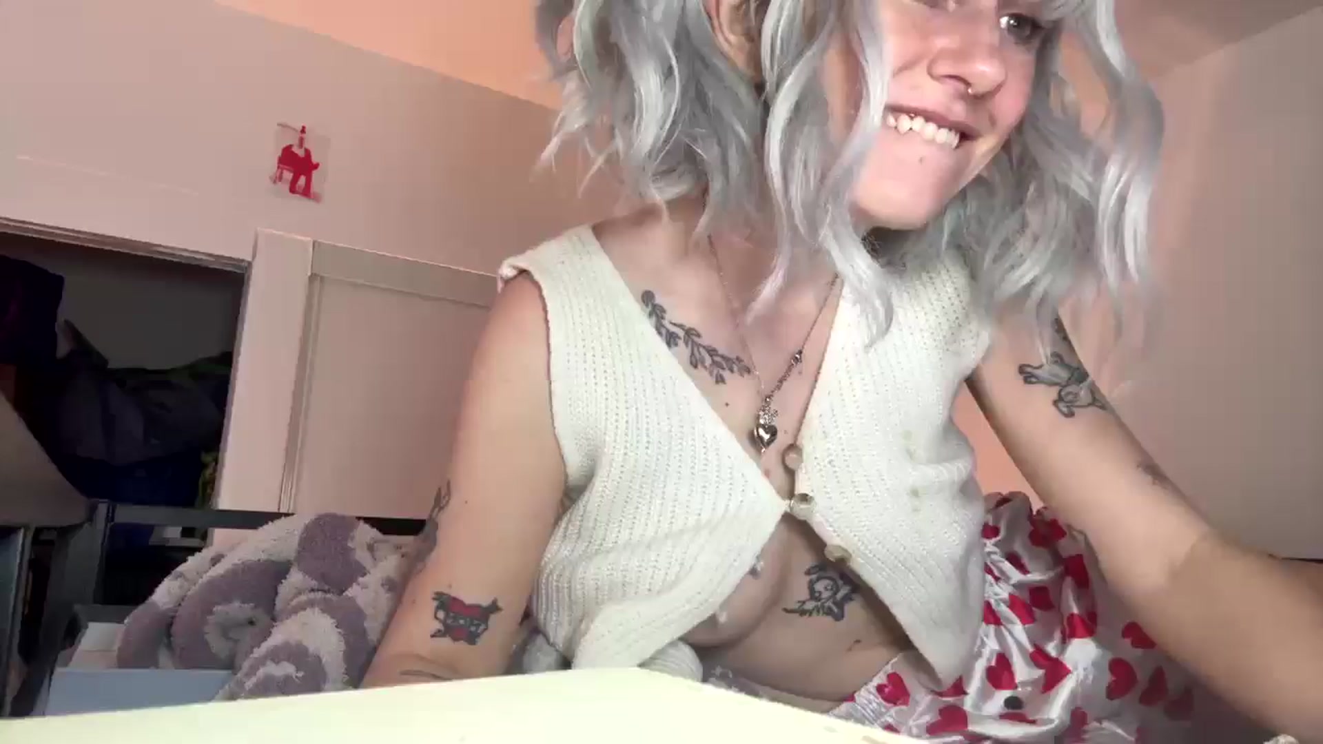 Gallery image thumbnail from Yourgirlalice's myfreecams stream on, 01/25/2026, 17:24 image 18 of 20