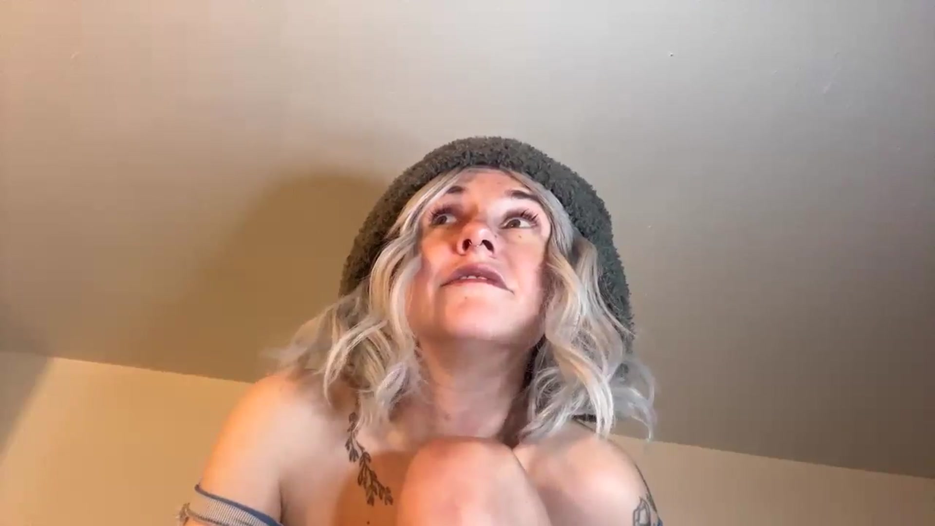 Gallery image thumbnail from Yourgirlalice's myfreecams stream on, 02/19/2026, 08:29 image 20 of 20