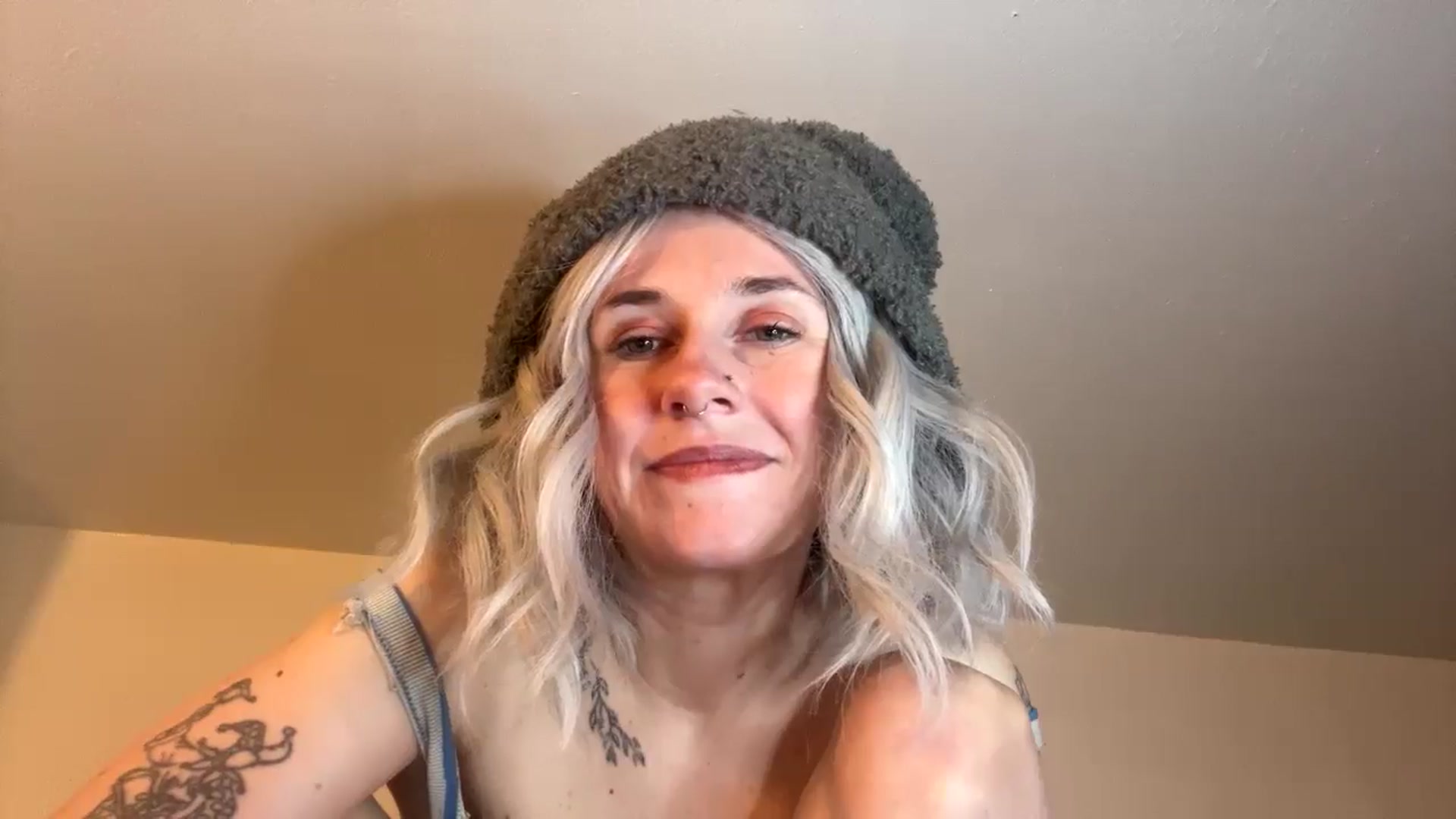 Gallery image thumbnail from Yourgirlalice's myfreecams stream on, 02/19/2026, 08:29 image 14 of 20
