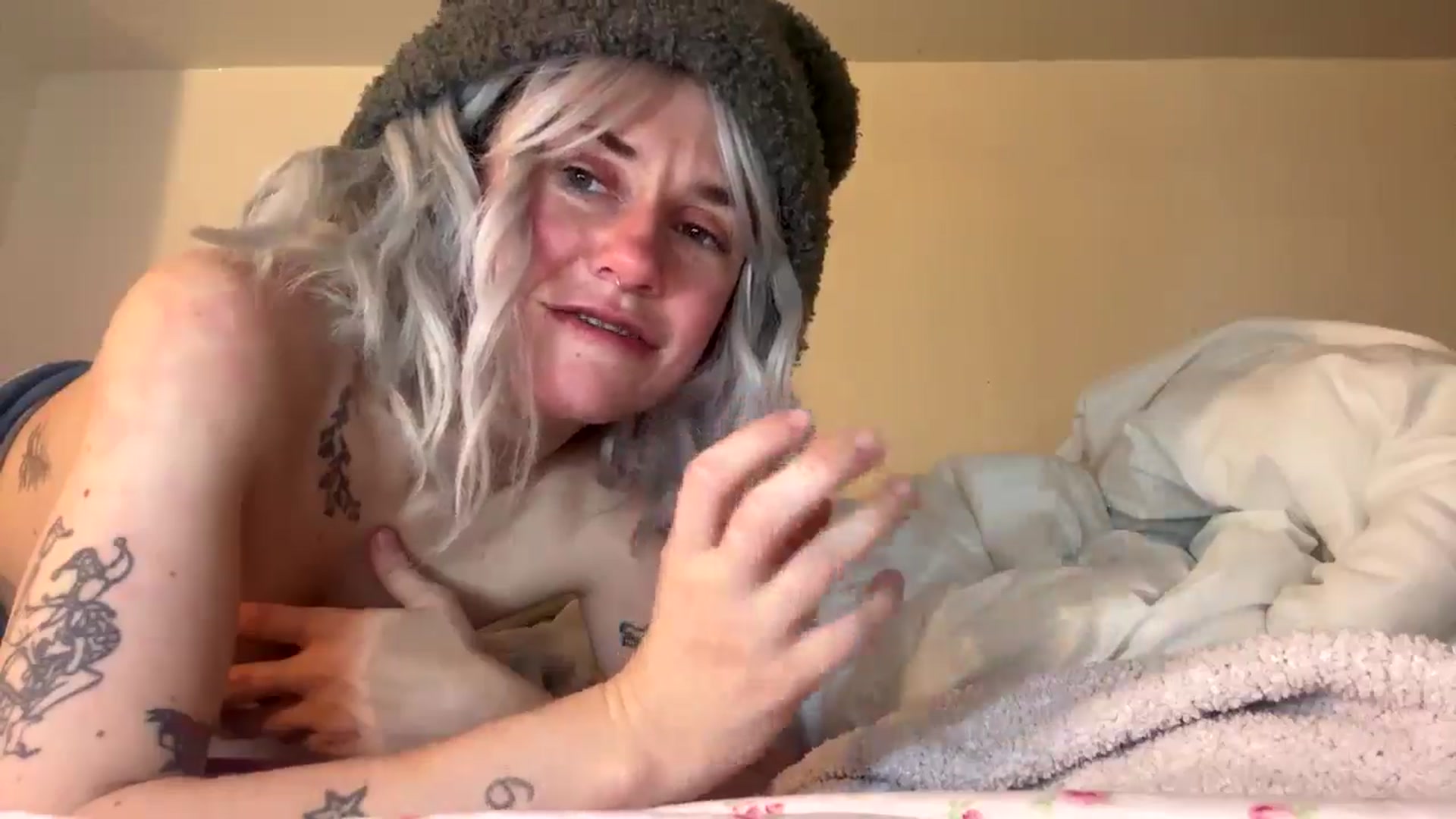 Gallery image thumbnail from Yourgirlalice's myfreecams stream on, 02/19/2026, 10:33 image 2 of 20
