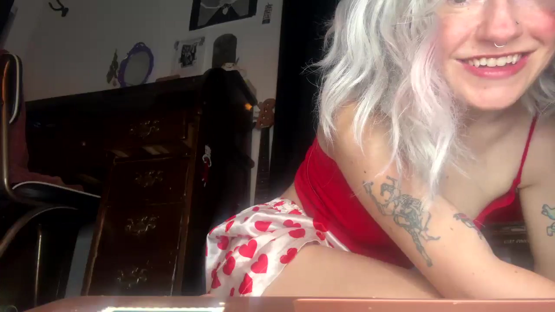 Gallery image thumbnail from Yourgirlalice's myfreecams stream on, 03/25/2026, 10:01 image 17 of 20
