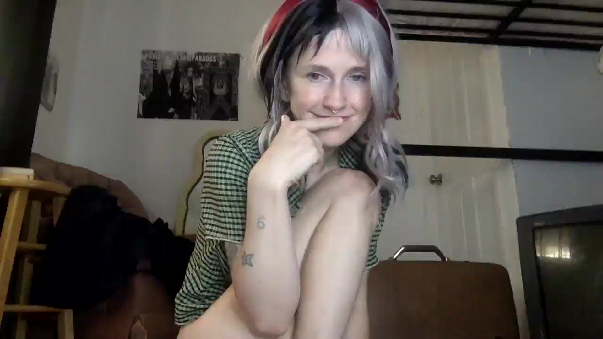 Gallery image thumbnail from Yourgirlalice's myfreecams stream on, 04/15/2026, 23:29 image 10 of 20