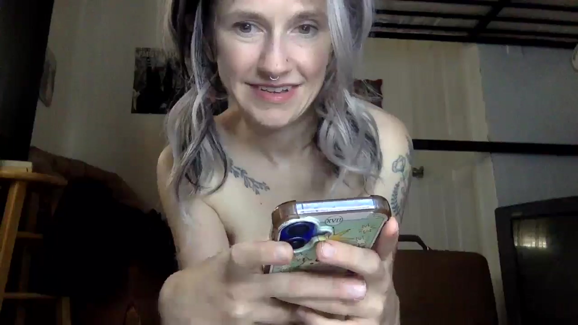 Gallery image thumbnail from Yourgirlalice's myfreecams stream on, 04/15/2026, 23:29 image 2 of 20