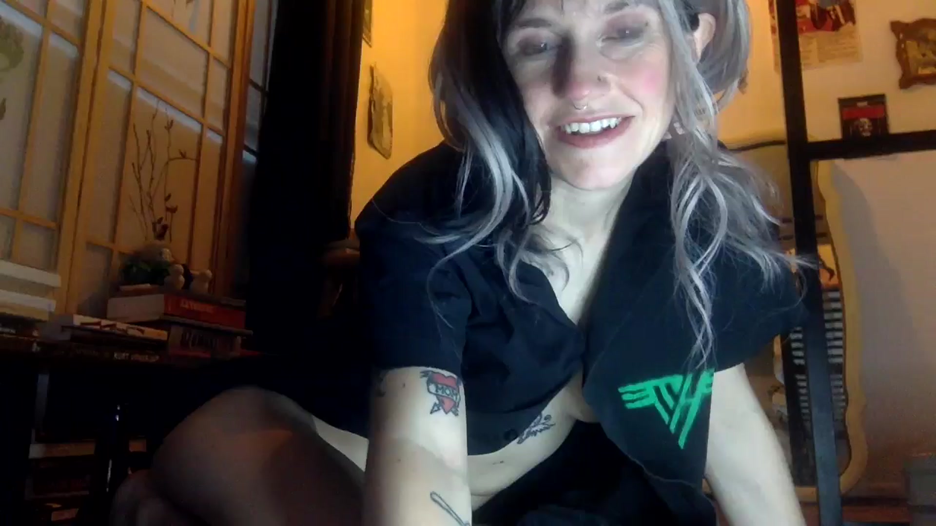Gallery image thumbnail from Yourgirlalice's myfreecams stream on, 04/20/2026, 14:21 image 15 of 20