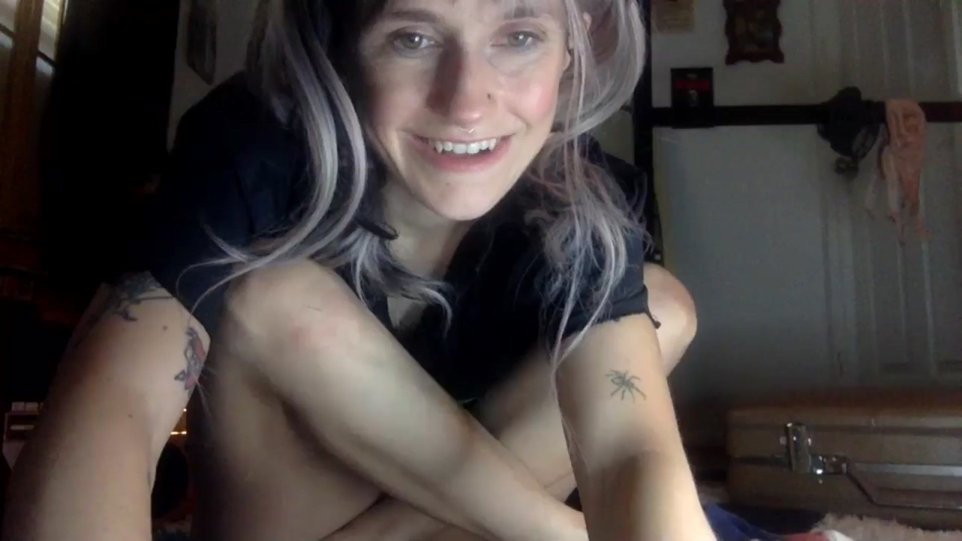 Gallery image thumbnail from Yourgirlalice's myfreecams stream on, 04/20/2026, 17:25 image 13 of 20