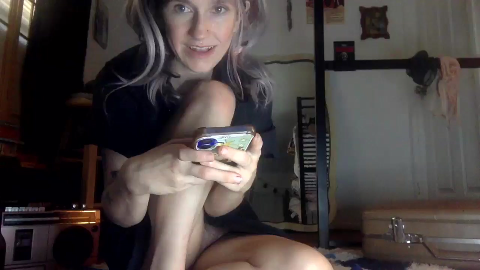 Gallery image thumbnail from Yourgirlalice's myfreecams stream on, 04/20/2026, 17:25 image 8 of 20