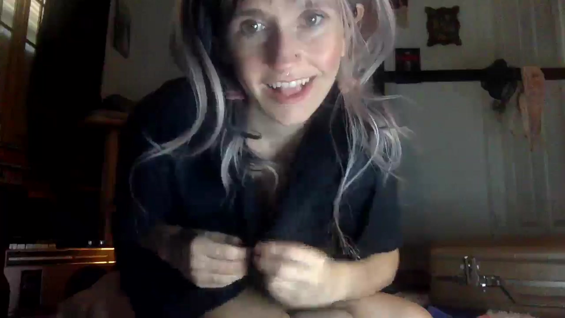 Gallery image thumbnail from Yourgirlalice's myfreecams stream on, 04/20/2026, 17:25 image 18 of 20