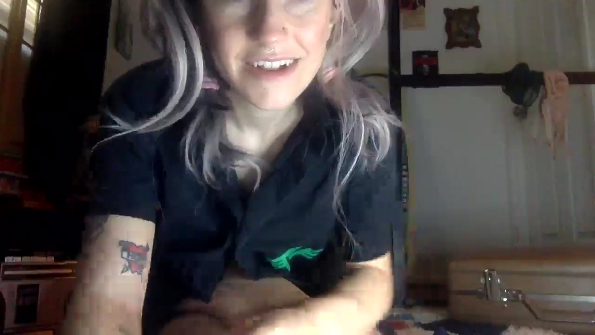 Gallery image thumbnail from Yourgirlalice's myfreecams stream on, 04/20/2026, 17:25 image 5 of 20