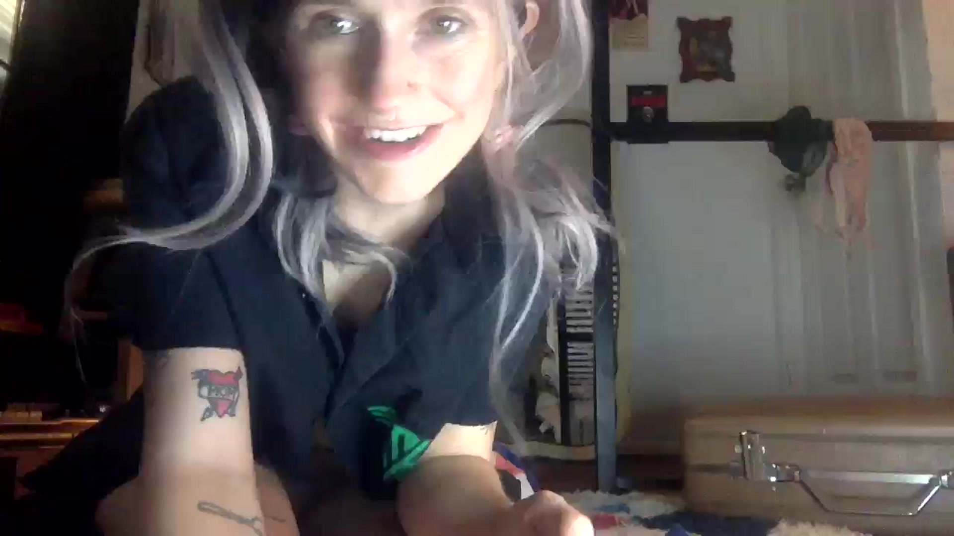 Gallery image thumbnail from Yourgirlalice's myfreecams stream on, 04/20/2026, 17:25 image 1 of 20