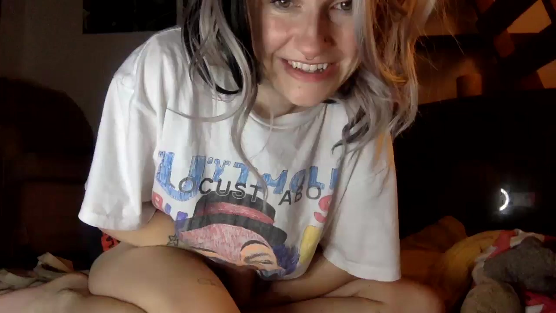 Gallery image thumbnail from Yourgirlalice's myfreecams stream on, 04/21/2026, 11:00 image 4 of 20