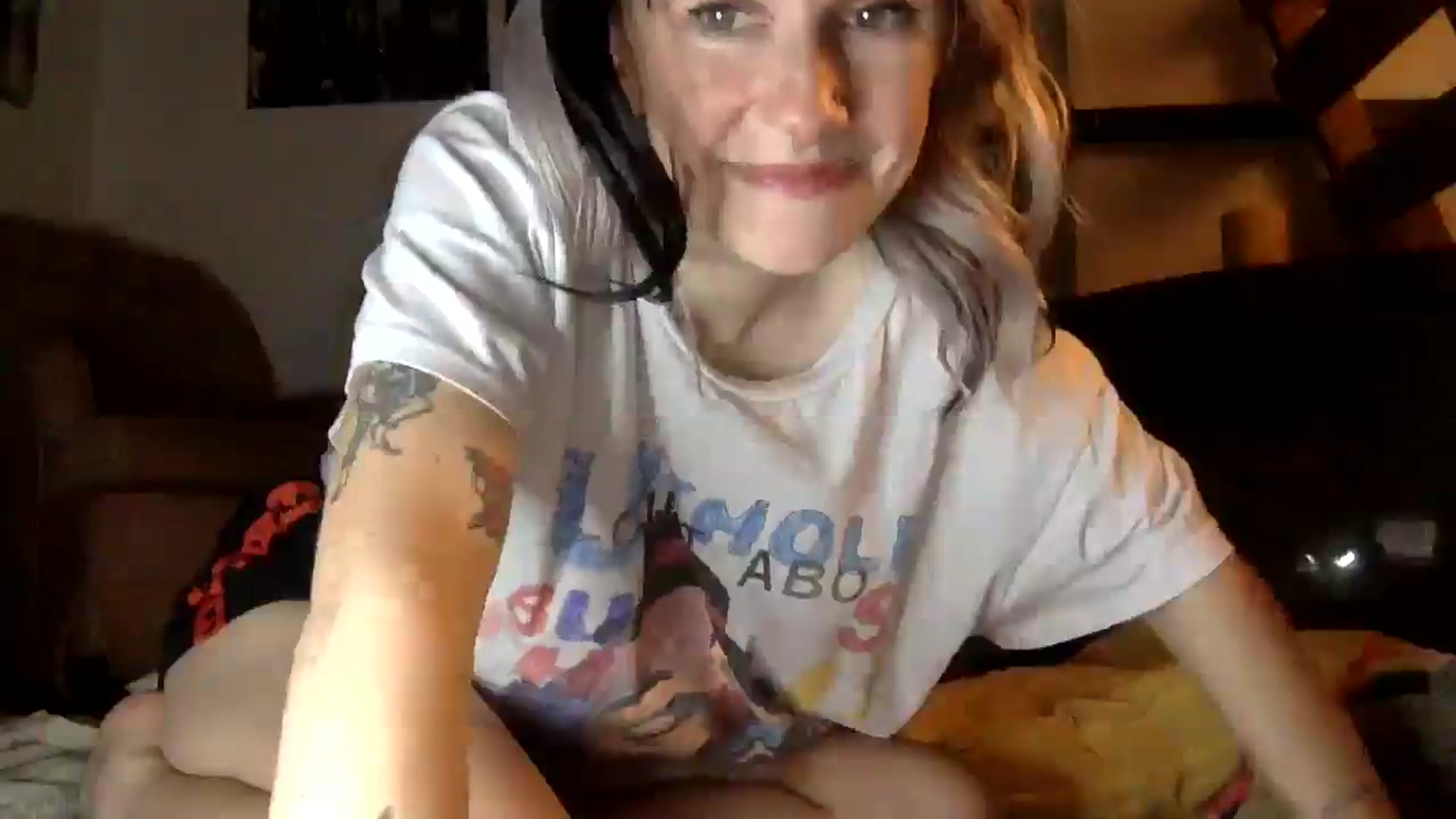 Gallery image thumbnail from Yourgirlalice's myfreecams stream on, 04/21/2026, 11:00 image 20 of 20