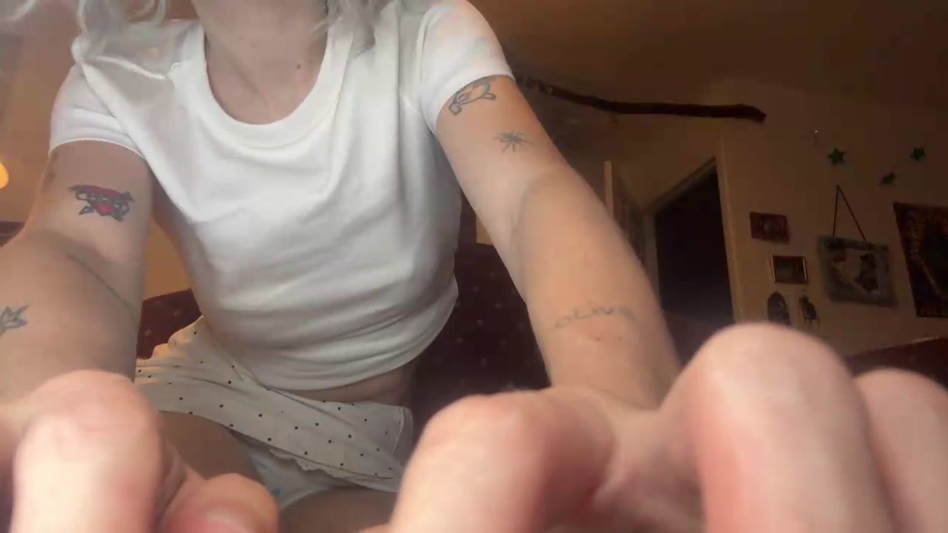 Gallery image thumbnail from Yourgirlalice's myfreecams stream on, 09/04/2026, 12:25 image 18 of 20