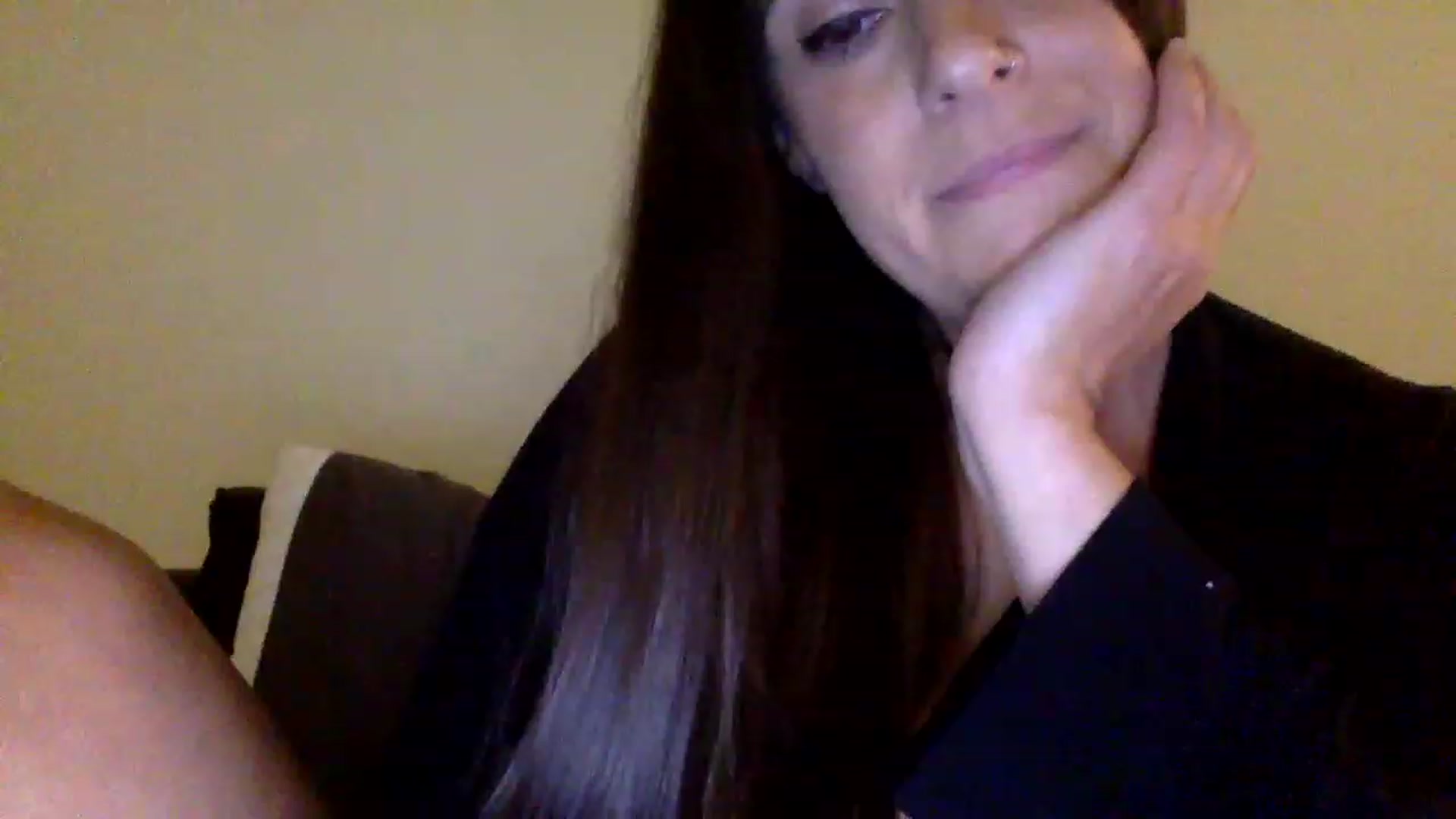 Gallery image thumbnail from Yourgirljones's myfreecams stream on, 11/21/2022, 21:11 image 12 of 20