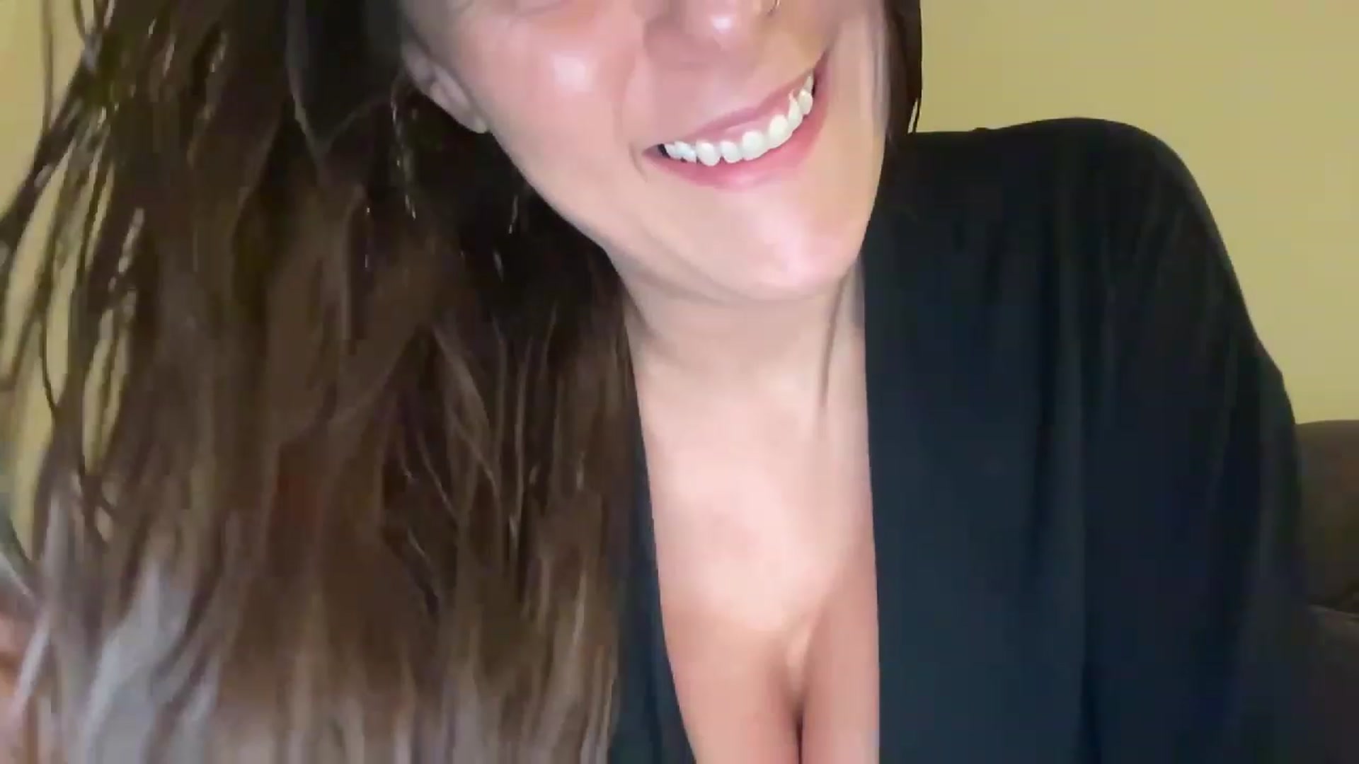 Gallery image thumbnail from Yourgirljones's myfreecams stream on, 12/11/2022, 19:02 image 9 of 20