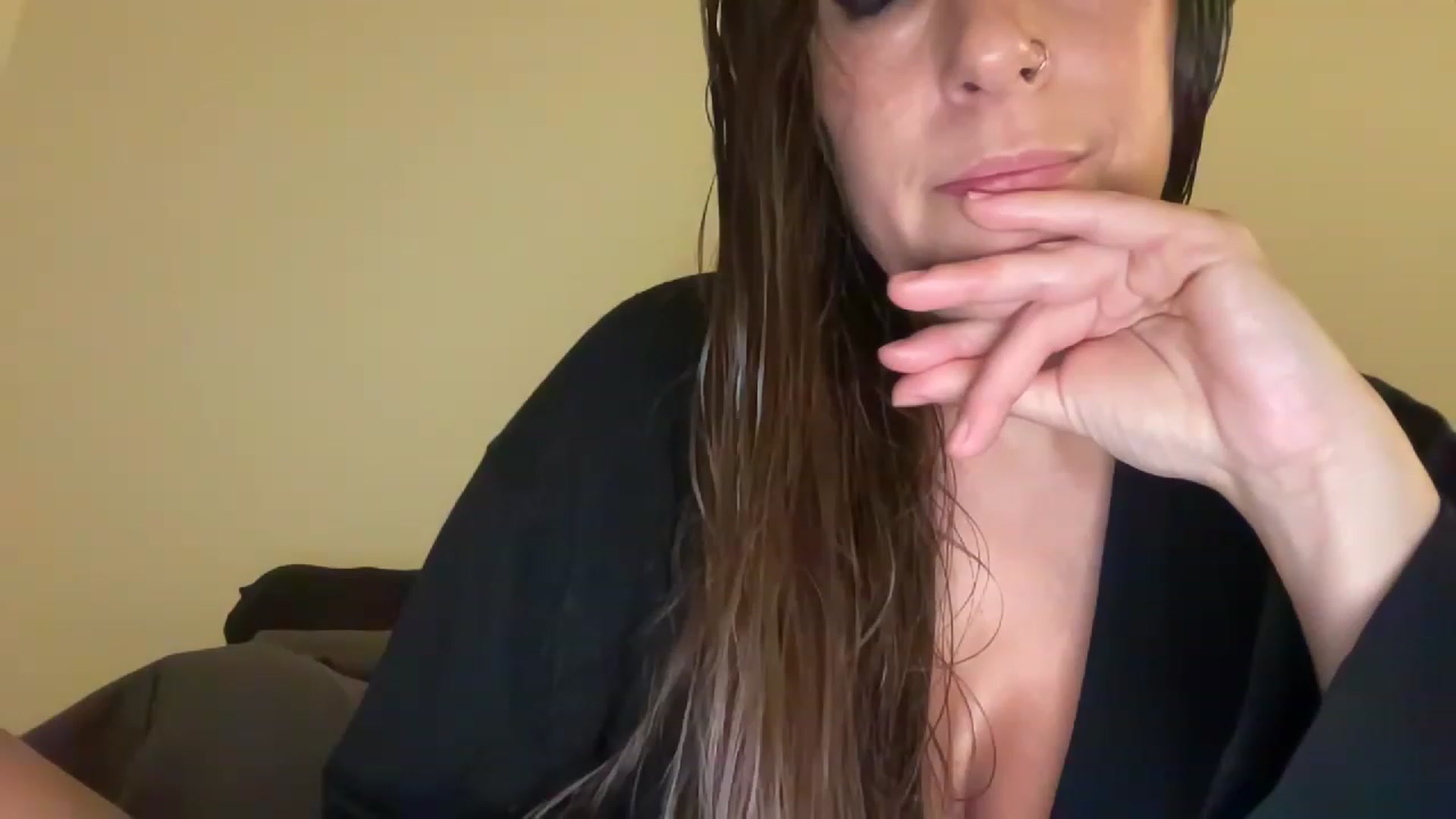 Gallery image thumbnail from Yourgirljones's myfreecams stream on, 12/11/2022, 19:02 image 1 of 20