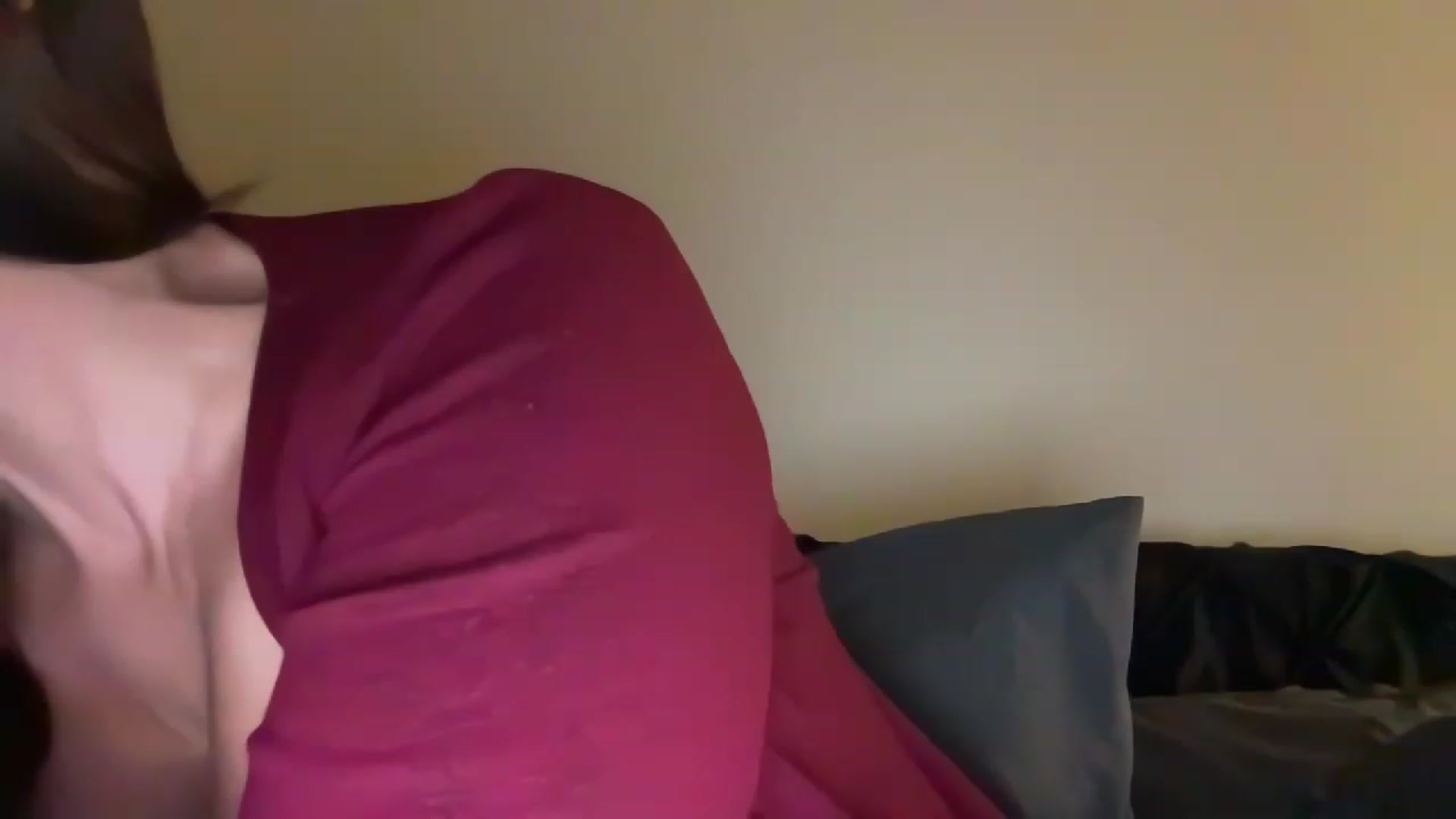 Gallery image thumbnail from Yourgirljones's myfreecams stream on, 12/20/2022, 07:50 image 7 of 20