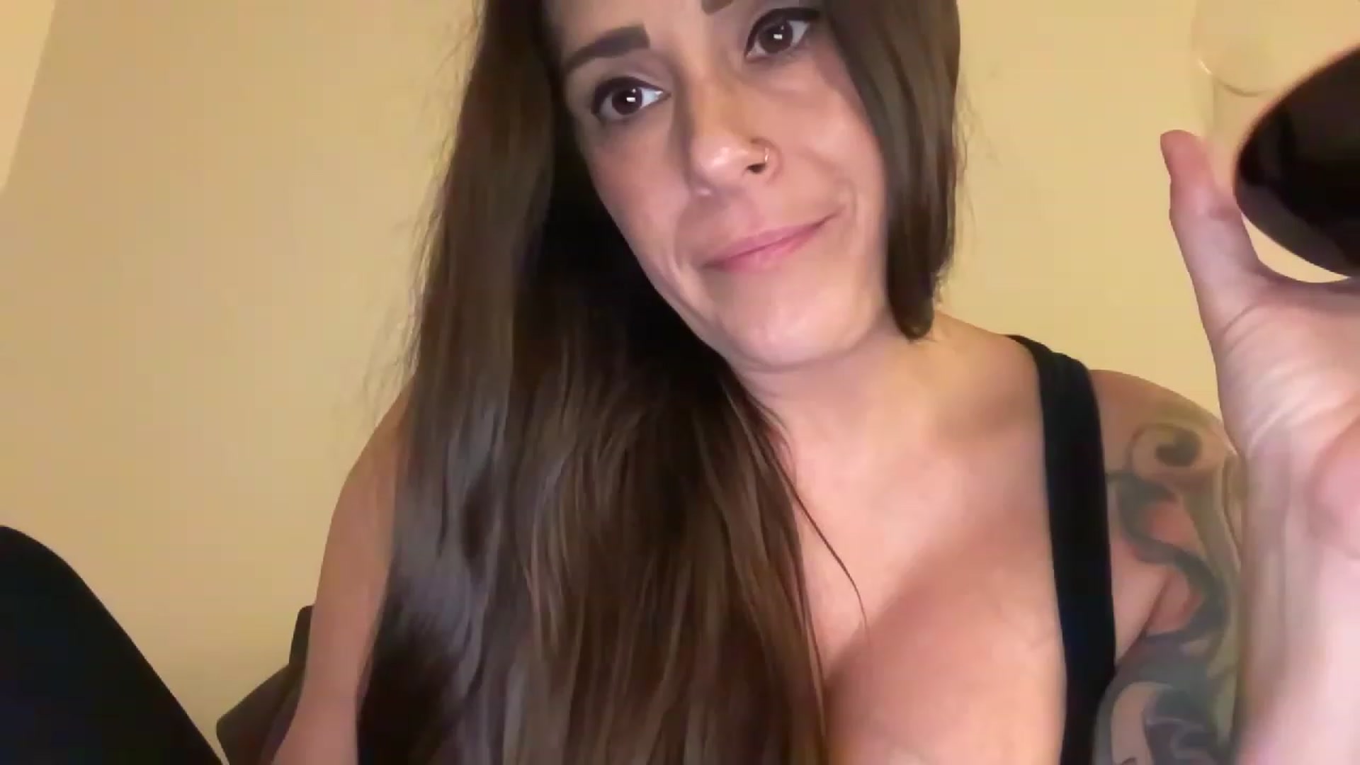 Gallery image thumbnail from Yourgirljones's myfreecams stream on, 12/23/2022, 05:18 image 9 of 20