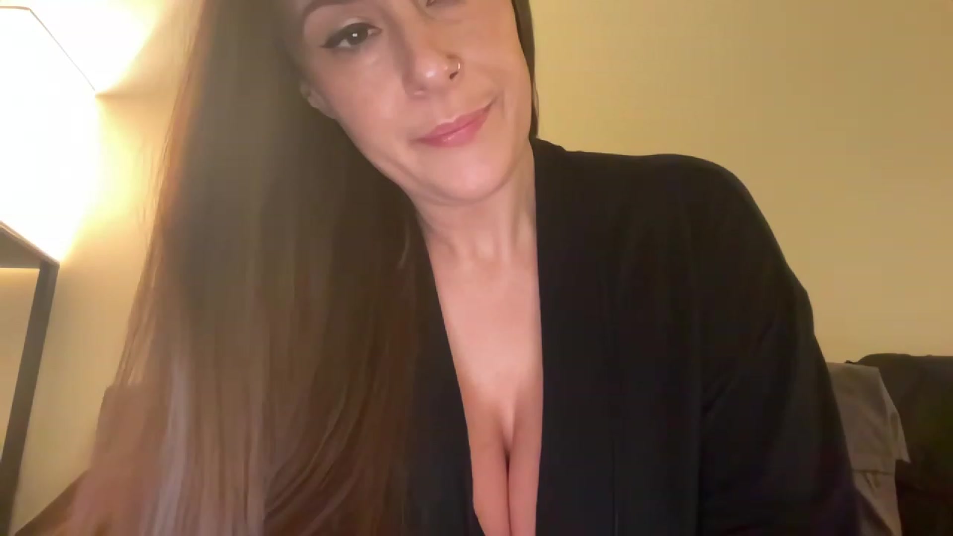 Gallery image thumbnail from Yourgirljones's myfreecams stream on, 03/17/2023, 22:24 image 1 of 20
