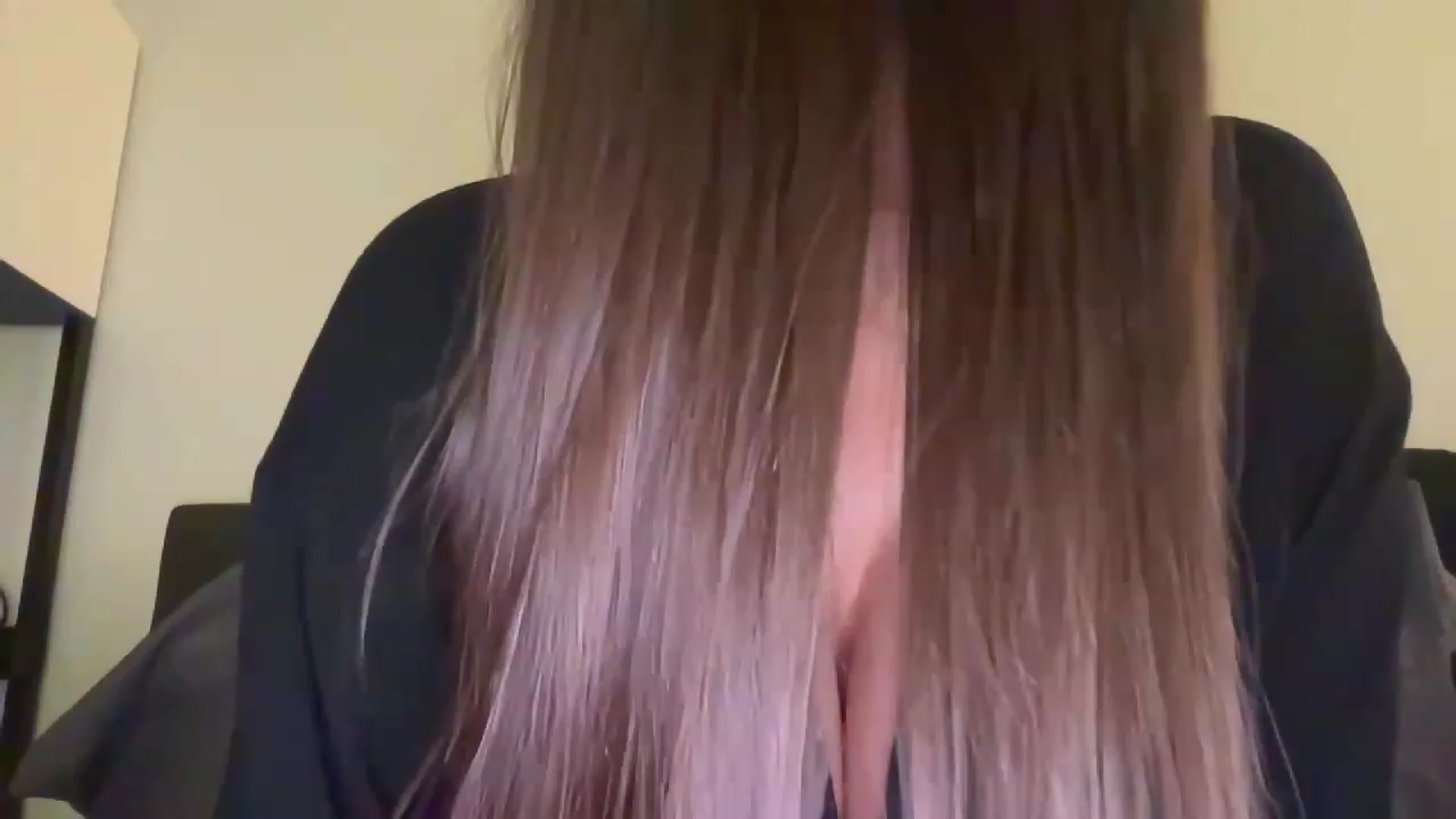 Gallery image thumbnail from Yourgirljones's myfreecams stream on, 03/17/2023, 22:24 image 17 of 20
