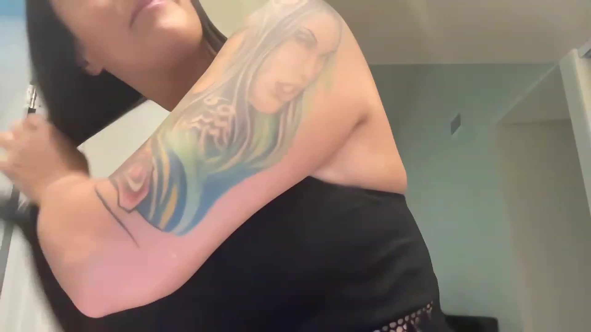 Gallery image thumbnail from Yourgirljones's myfreecams stream on, 04/28/2023, 22:41 image 11 of 20