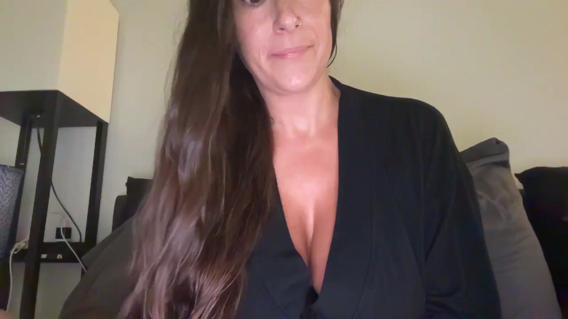 Gallery image thumbnail from Yourgirljones's myfreecams stream on, 09/20/2023, 19:17 image 15 of 20