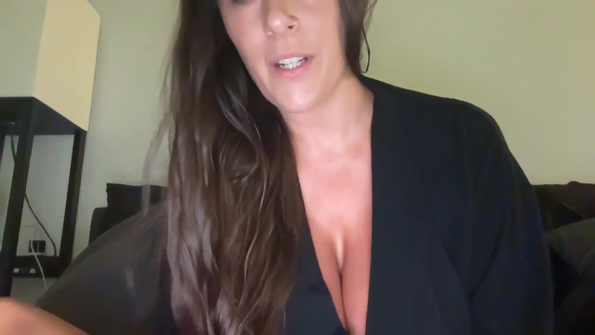 Gallery image thumbnail from Yourgirljones's myfreecams stream on, 09/20/2023, 19:17 image 17 of 20