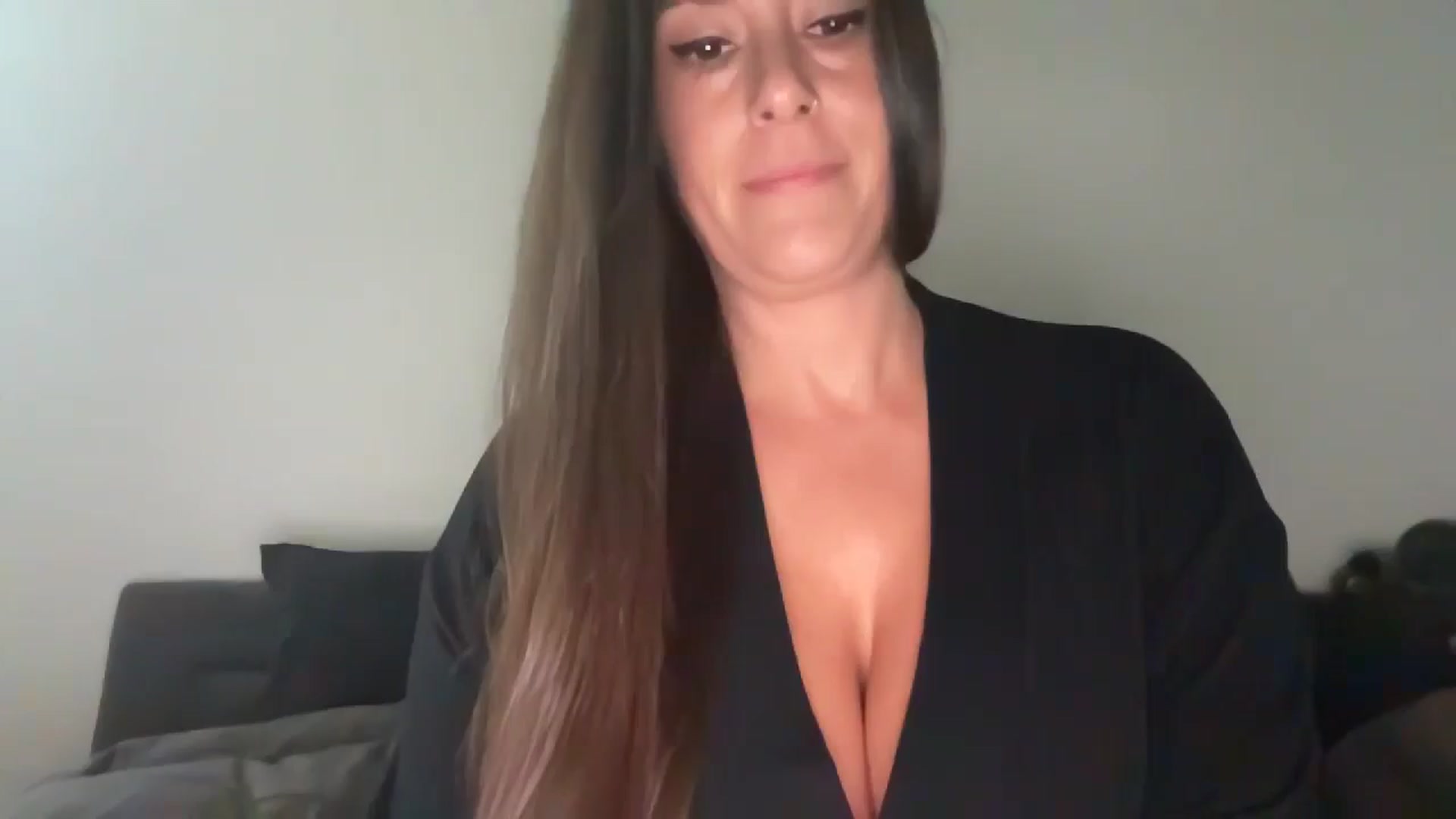 Gallery image thumbnail from Yourgirljones's myfreecams stream on, 06/08/2024, 21:29 image 14 of 20