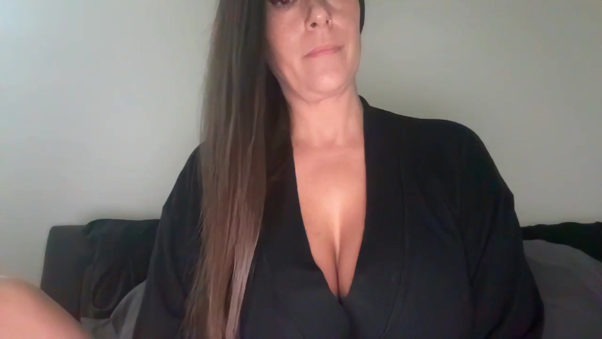 Gallery image thumbnail from Yourgirljones's myfreecams stream on, 09/04/2024, 18:08 image 13 of 20