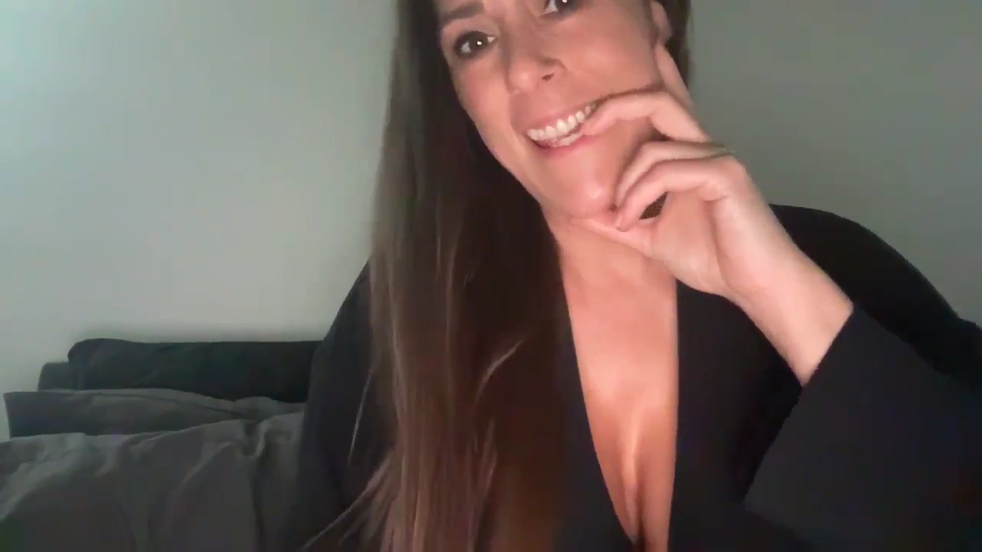 Gallery image thumbnail from Yourgirljones's myfreecams stream on, 09/05/2024, 19:43 image 18 of 20