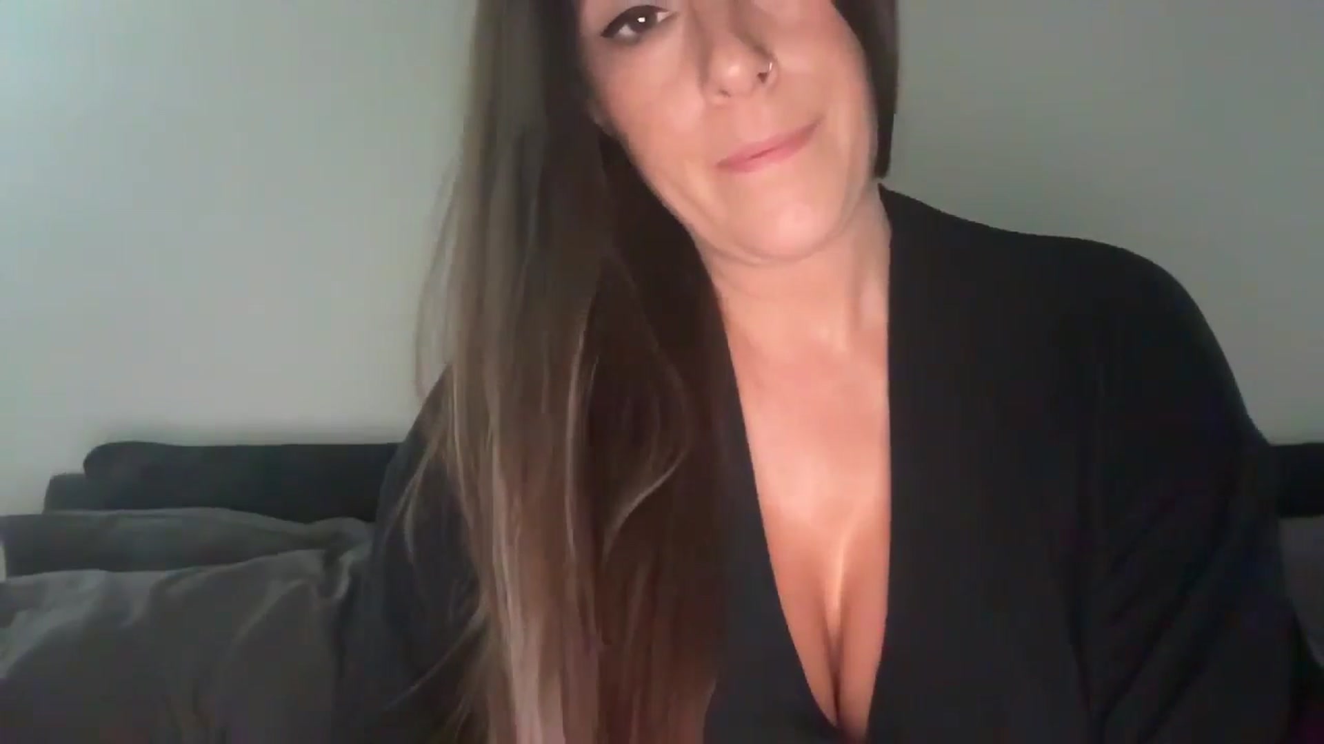 Gallery image thumbnail from Yourgirljones's myfreecams stream on, 09/05/2024, 19:43 image 17 of 20